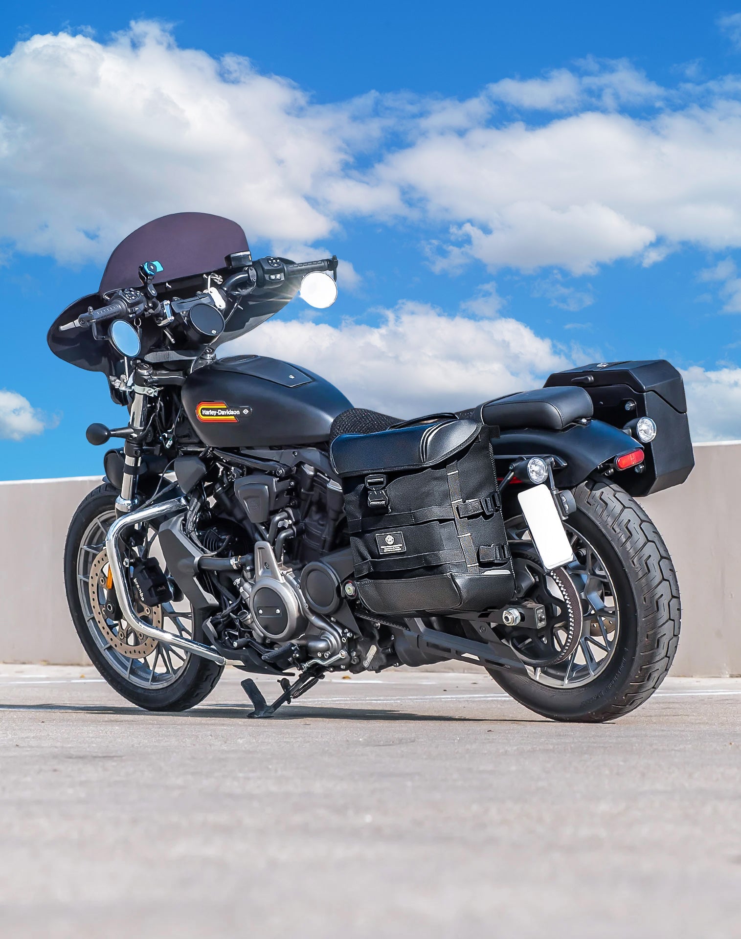 15L - Incognito Quick Mount Medium Harley Sportster Nightster RH975/S Solo Saddlebag (Left Only) v1