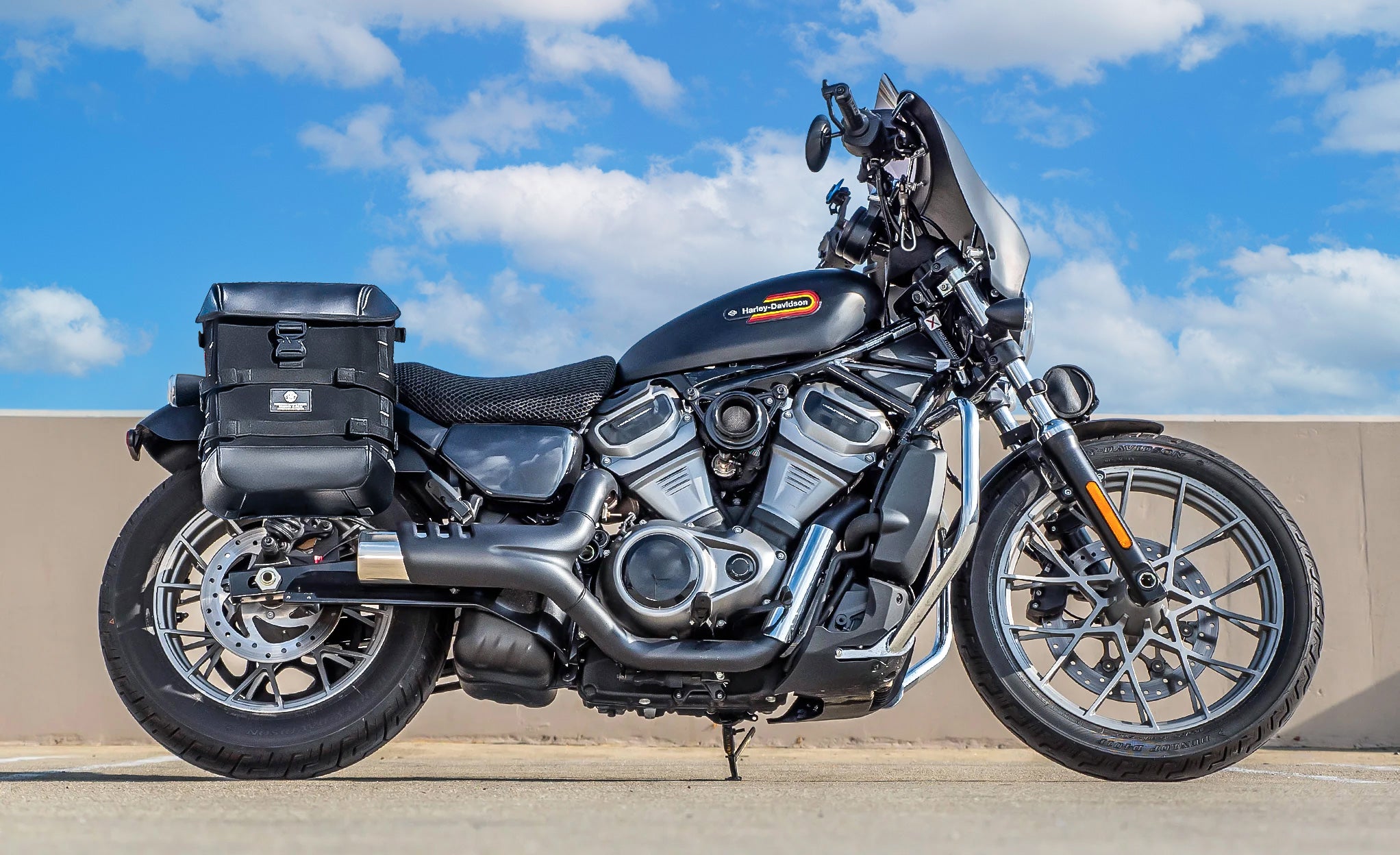 15L - Incognito Quick Mount Medium Harley Sportster Nightster RH975/S Solo Saddlebag (Right Only) @expand