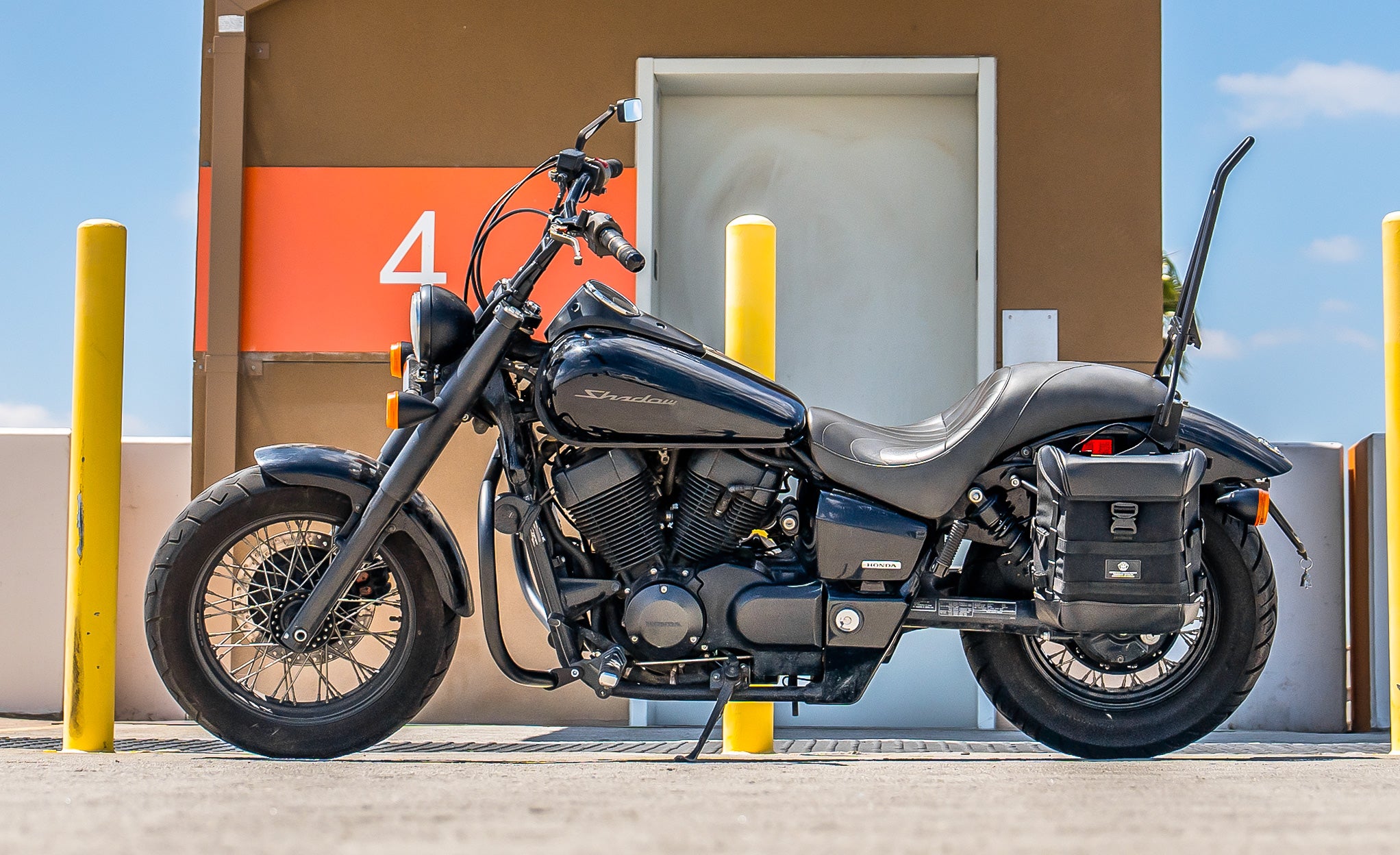 15L - Incognito Quick Mount Medium Honda Shadow 750 Phantom Solo Saddlebag (Left Only) @expand