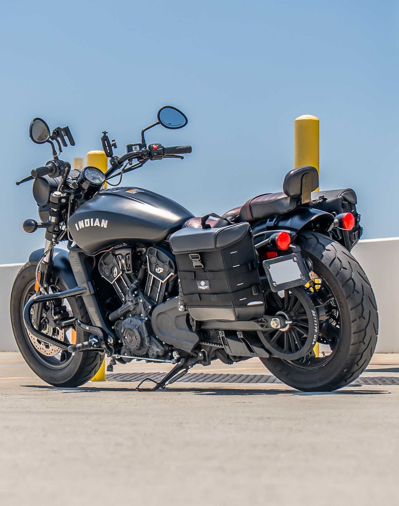 15L - Incognito Quick Mount Medium Indian Scout Bobber Twenty Solo Saddlebag (Left Only) v1