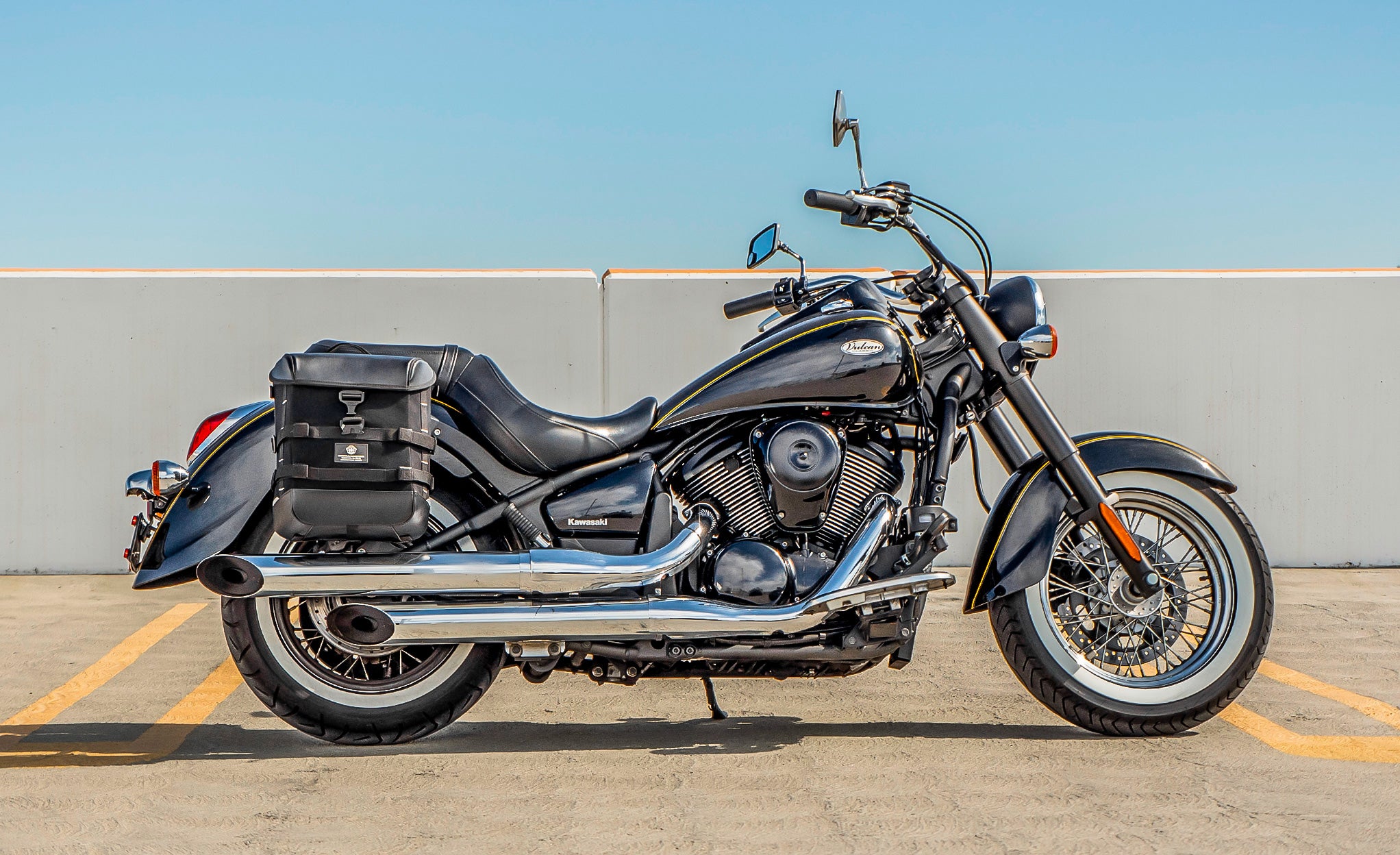 15L - Incognito Quick-Mount Medium Kawasaki Vulcan 900 Classic VN900 Solo Saddlebag (Right Only) @expand