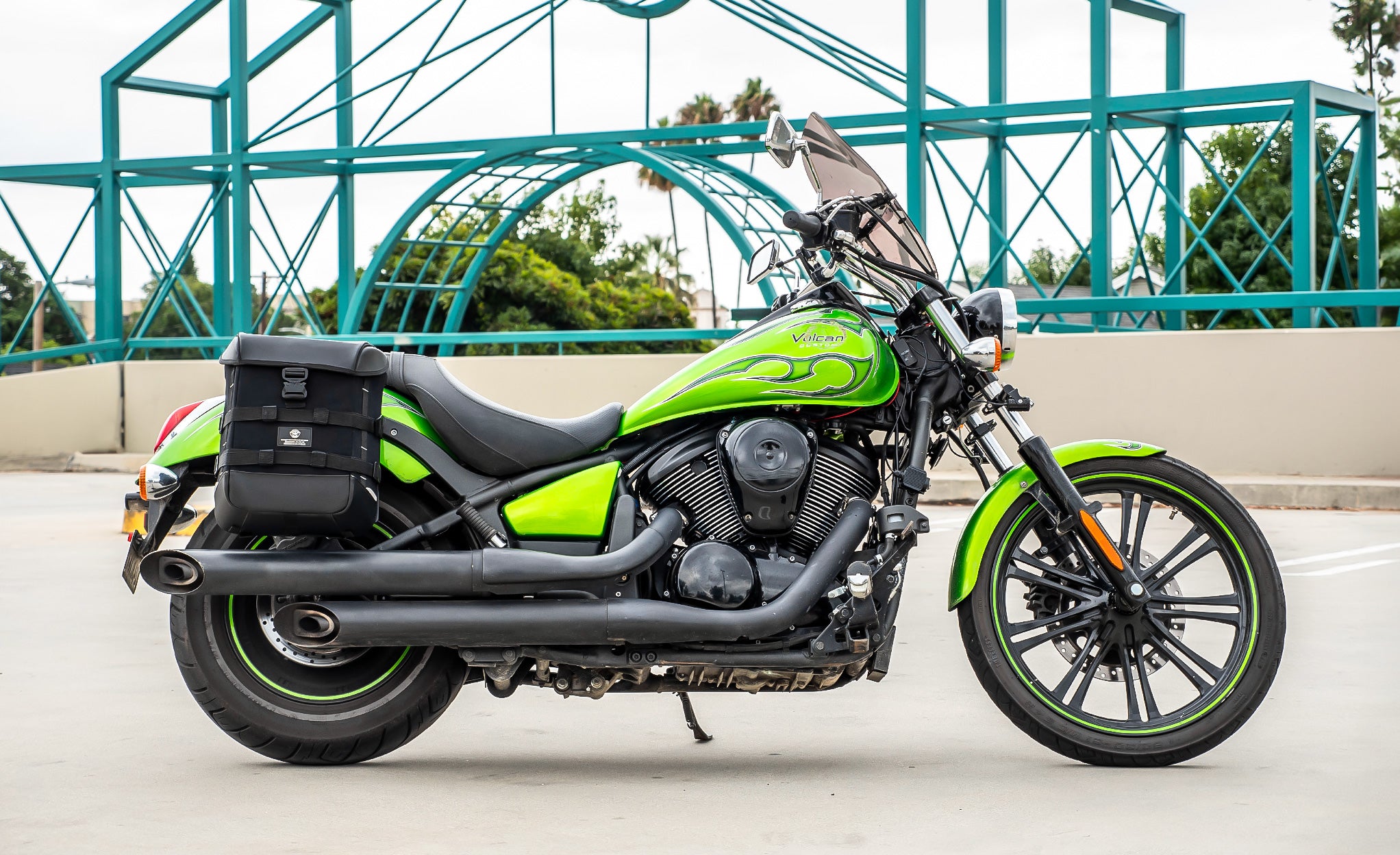 15L - Incognito Quick-Mount Medium Kawasaki Vulcan 900 Custom VN900C Solo Saddlebag (Right Only) @expand