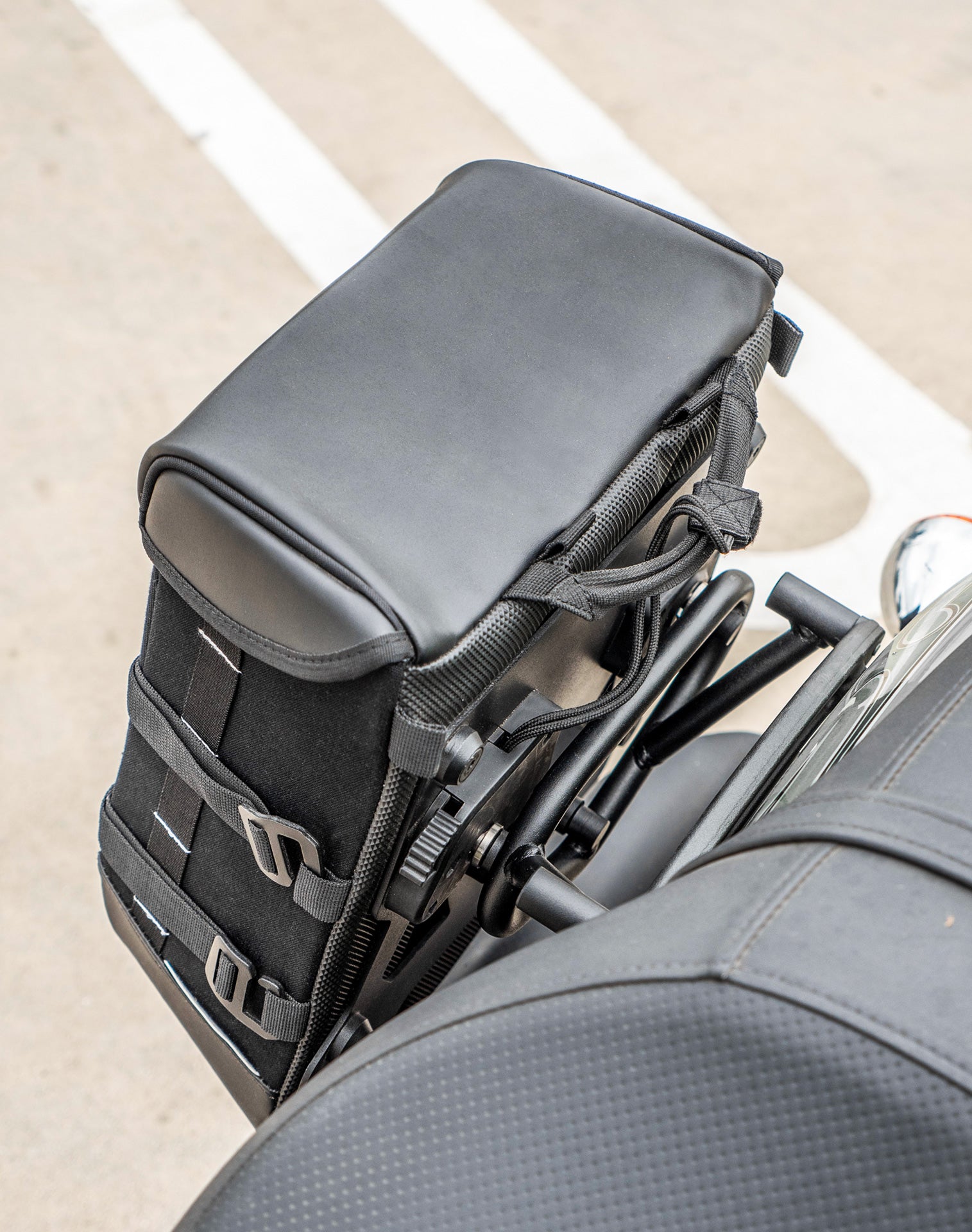 15L - Incognito Quick-Mount Medium Kawasaki Vulcan 900 Custom VN900C Solo Saddlebag (Right Only) v3