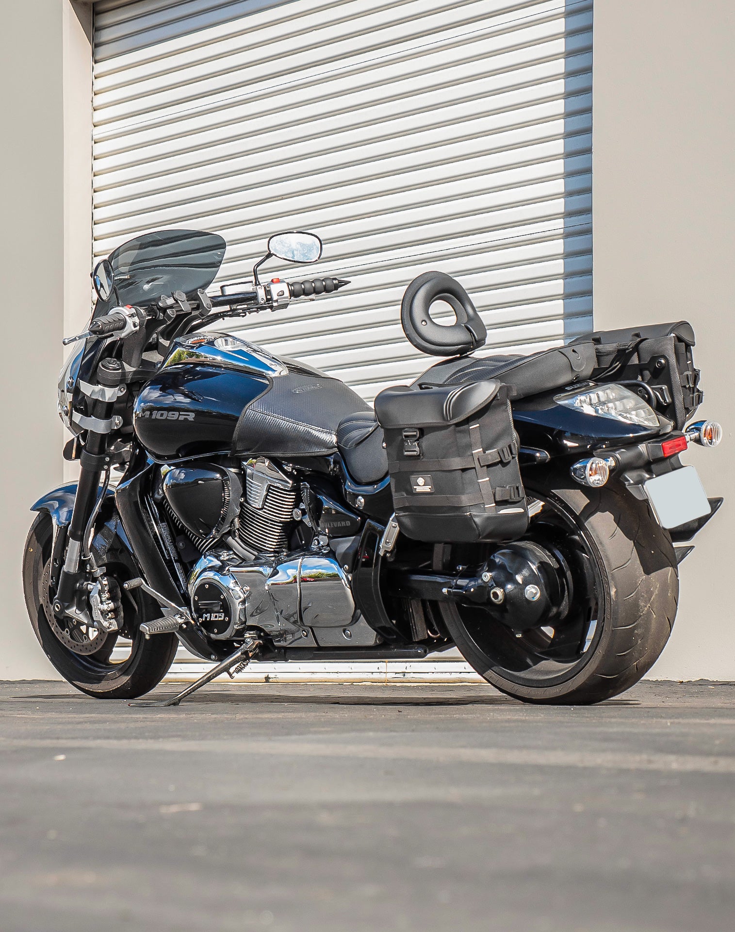 15L - Incognito Quick-Mount Medium Suzuki Boulevard M109 VZR1800 Solo Saddlebag (Left Only) v1