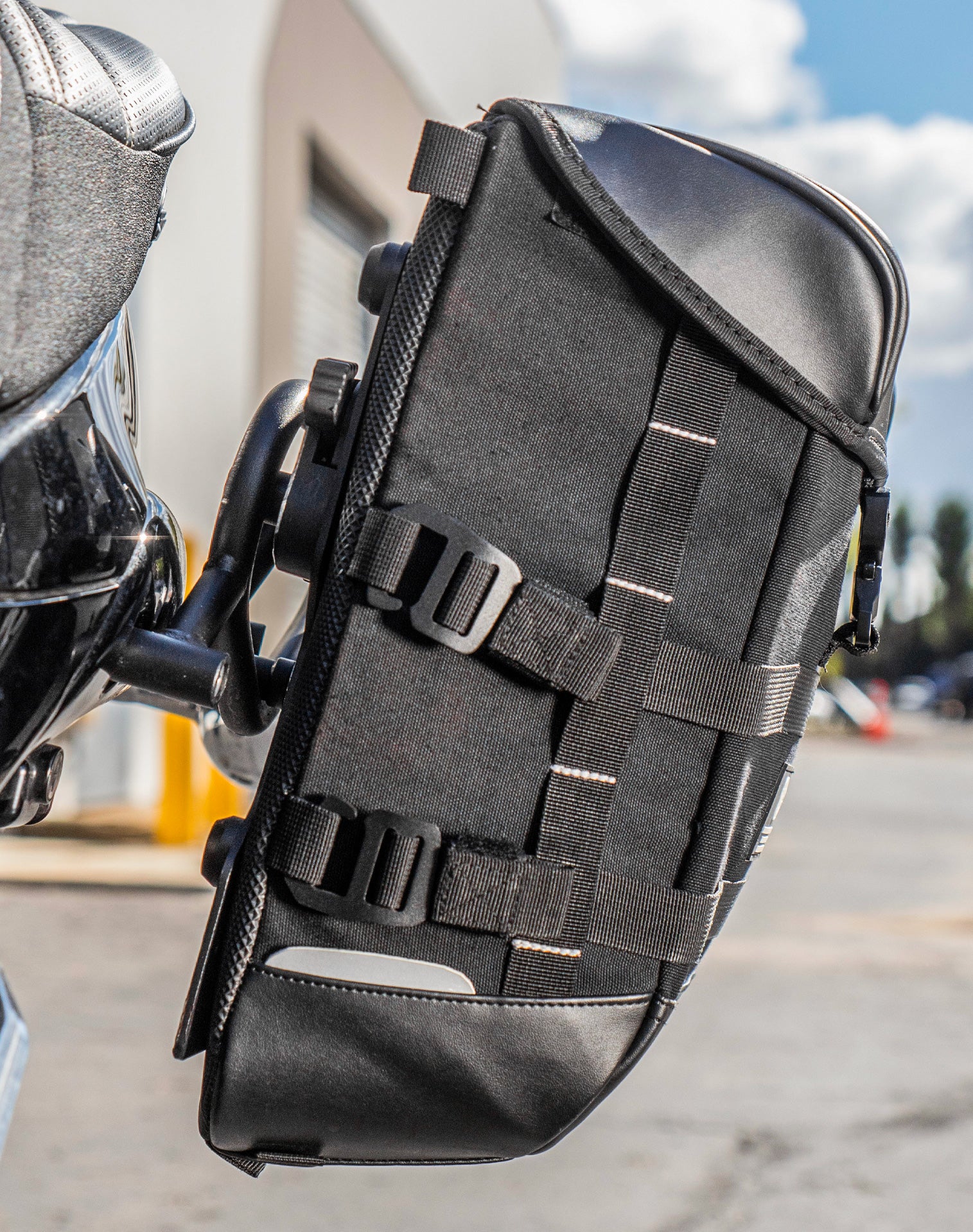 15L - Incognito Quick-Mount Medium Suzuki Boulevard M109 VZR1800 Solo Saddlebag (Left Only) v3