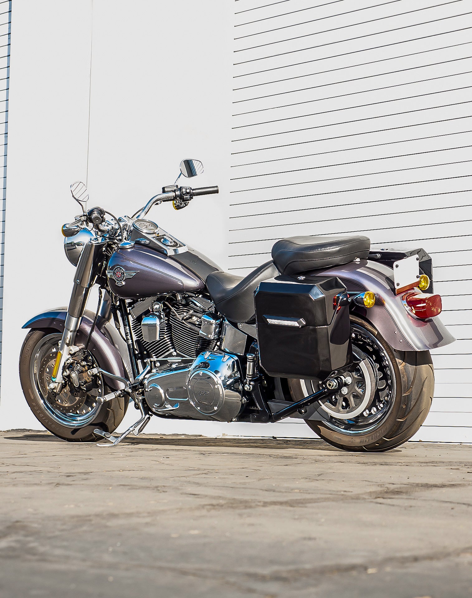 15L - Outlaw Quick Mount Medium Painted Hard Solo Saddlebag (Left Only) for Heritage Classic FLSTC/I v1