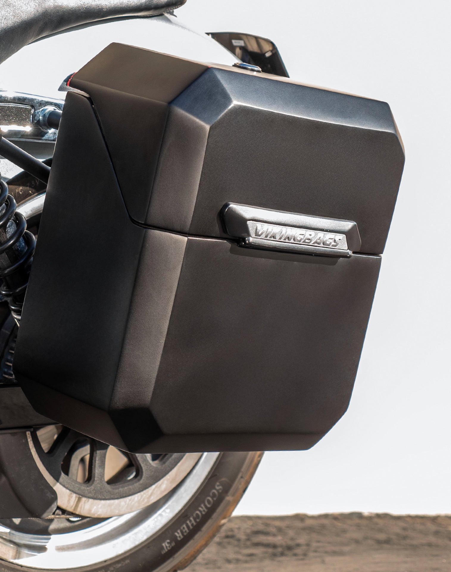 15L - Outlaw Quick Mount Harley Dyna Low Rider FXDL Matte Hard Solo Saddlebag (Left Only) v3