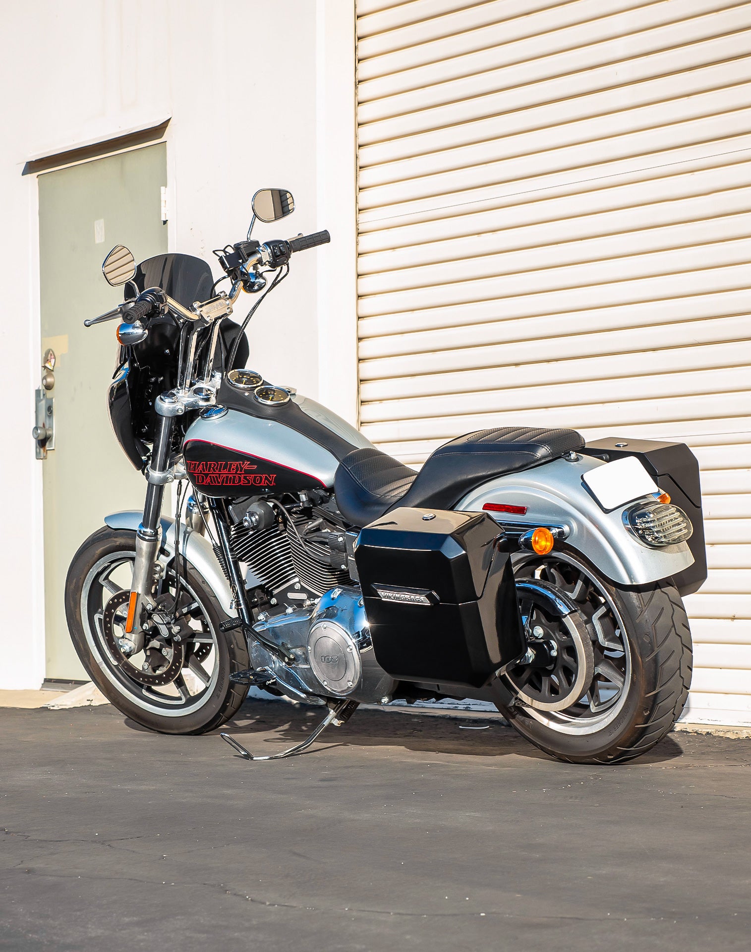 15L - Outlaw Quick Mount Medium Harley Dyna Low Rider FXDL Painted Hard Solo Saddlebag (Left Only) v1