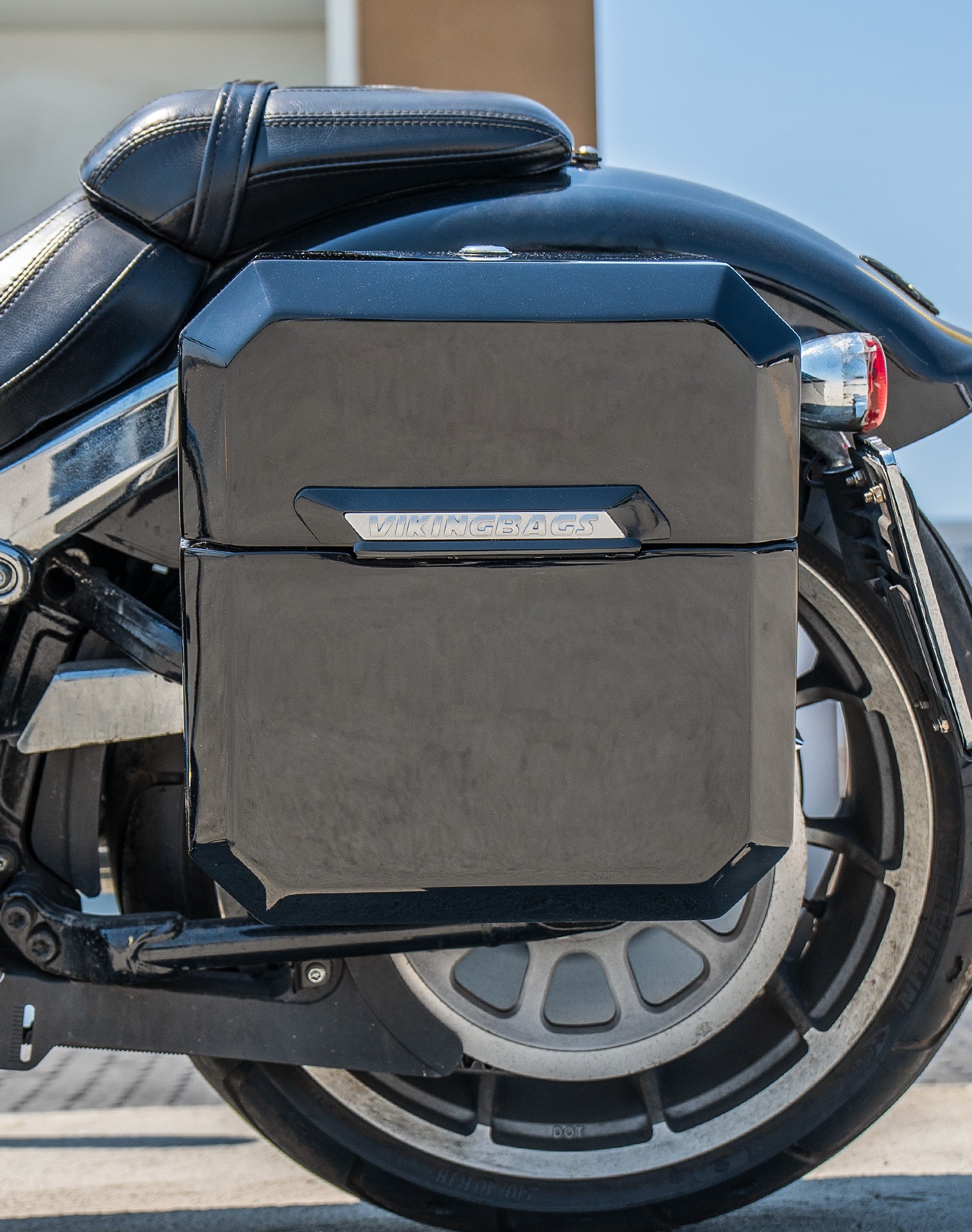 15L - Outlaw Quick Mount Medium Harley Softail Fat Boy FLFB/S Painted Hard Solo Saddlebag (Left Only) v2