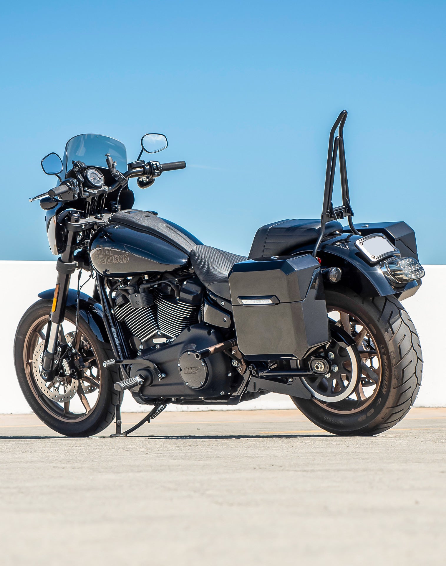 15L - Outlaw Quick Mount Medium Harley Softail Low Rider S FXLRS Painted Hard Solo Saddlebag (Left Only) v1