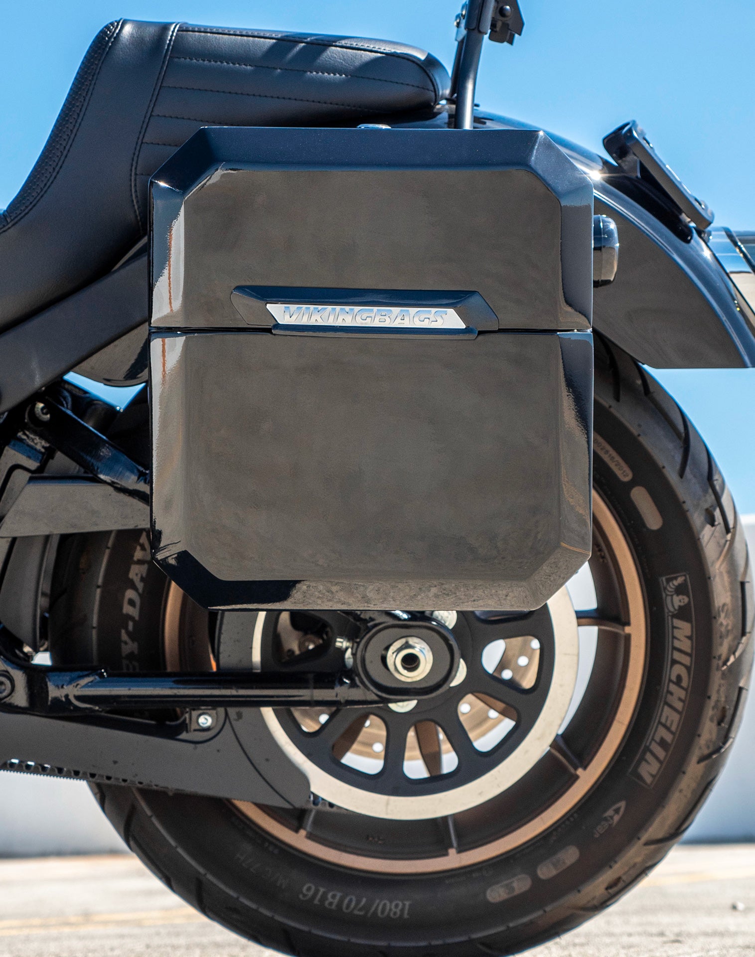 15L - Outlaw Quick Mount Medium Harley Softail Low Rider S FXLRS Painted Hard Solo Saddlebag (Left Only) v2