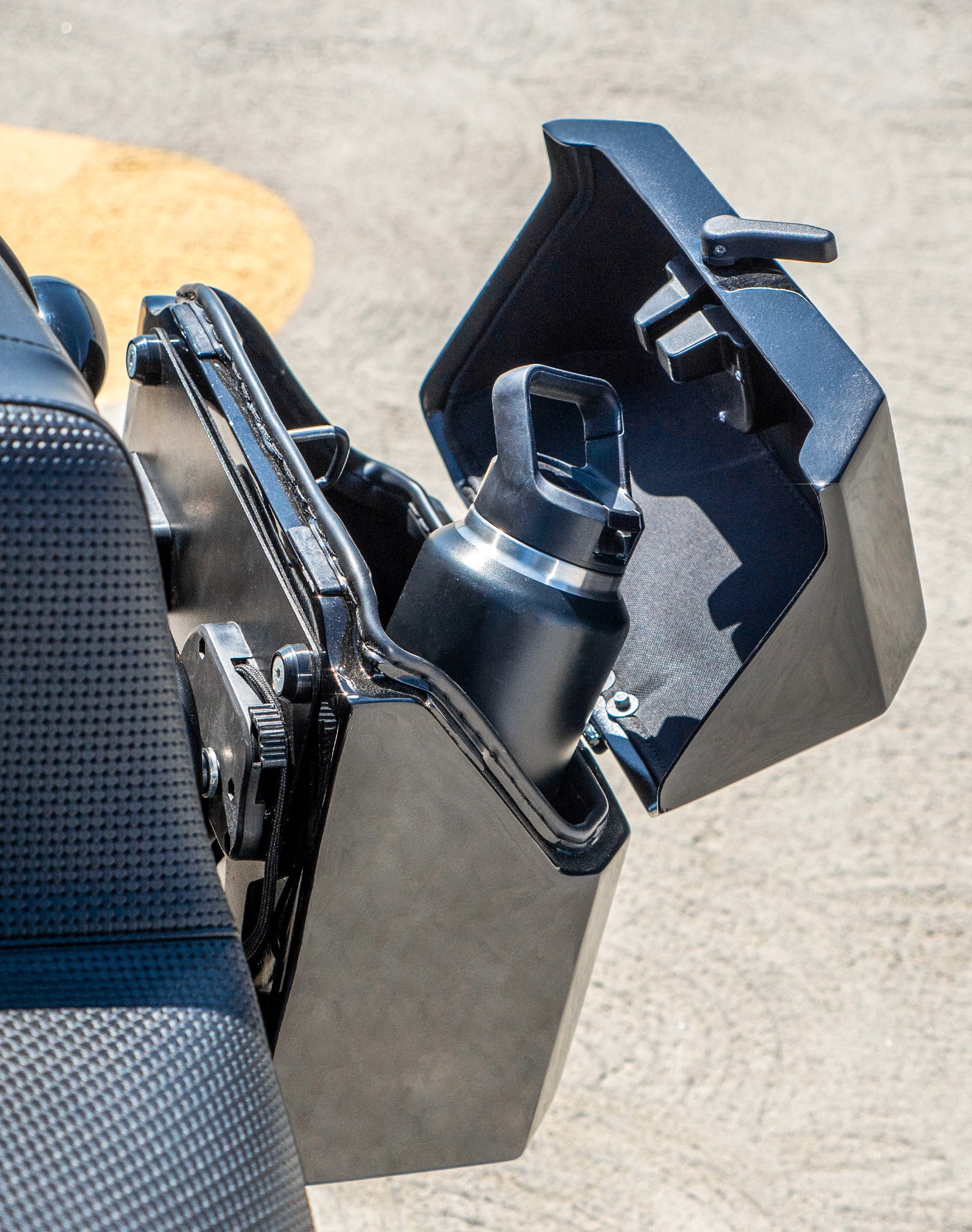 15L - Outlaw Quick Mount Medium Harley Softail Low Rider S FXLRS Painted Hard Solo Saddlebag (Left Only) v4