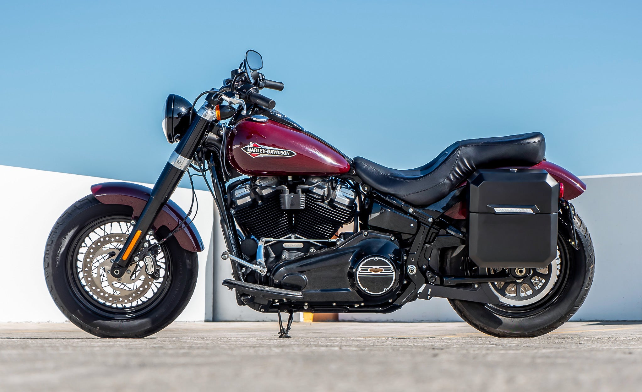 15L - Outlaw Quick Mount Harley Softail Standard FXST Matte Hard Solo Saddlebag (Left Only) @expand