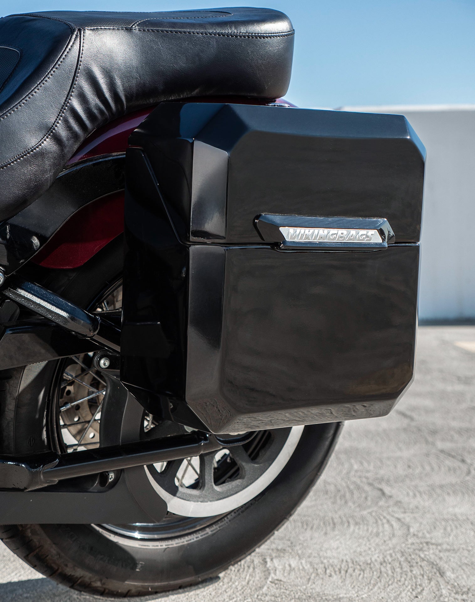 15L - Outlaw Quick Mount Medium Harley Softail Standard FXST Painted Hard Solo Saddlebag (Left Only) v2