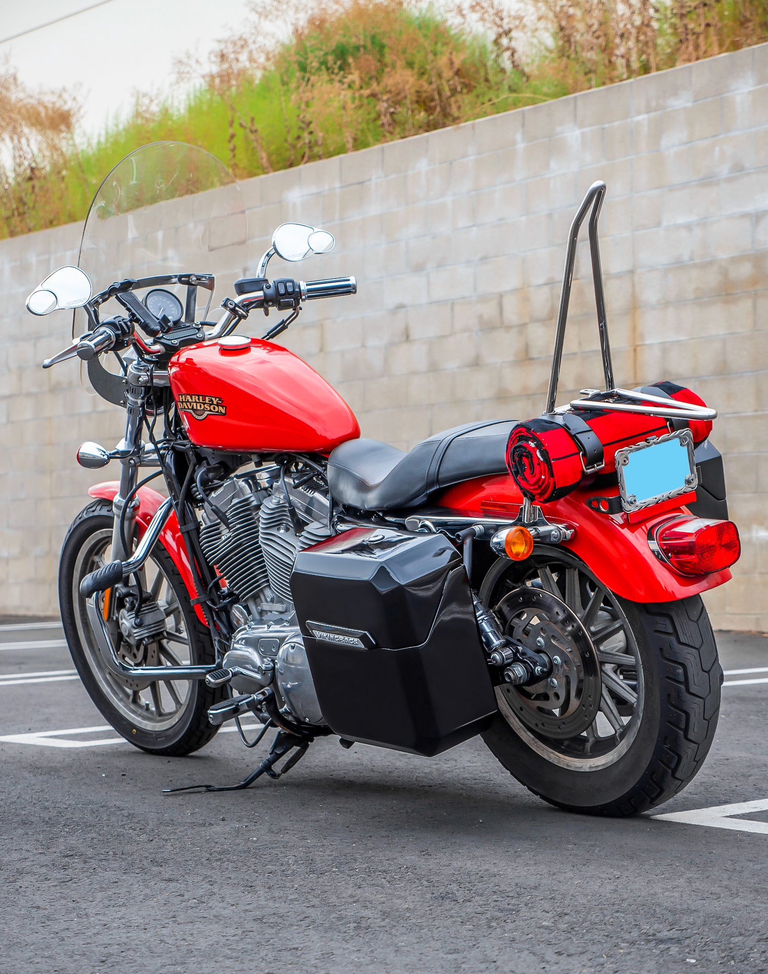 15L - Outlaw Quick Mount Medium Harley Sportster 1200 Low XL1200L Painted Hard Solo Saddlebag (Left Only) v1