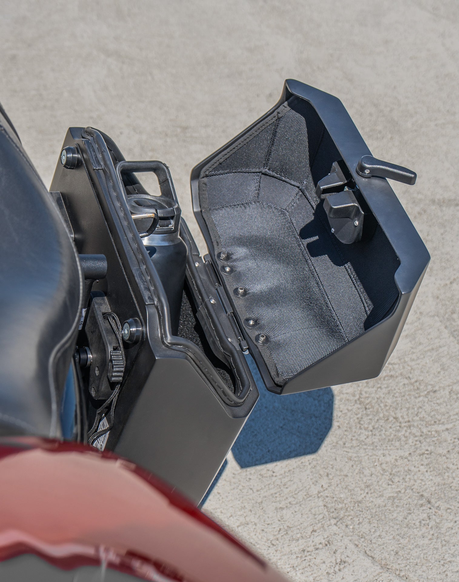 15L - Outlaw Quick Mount Medium Harley Sportster 883 Custom XL883C Matte Hard Solo Saddlebag (Left Only) Lifestyle