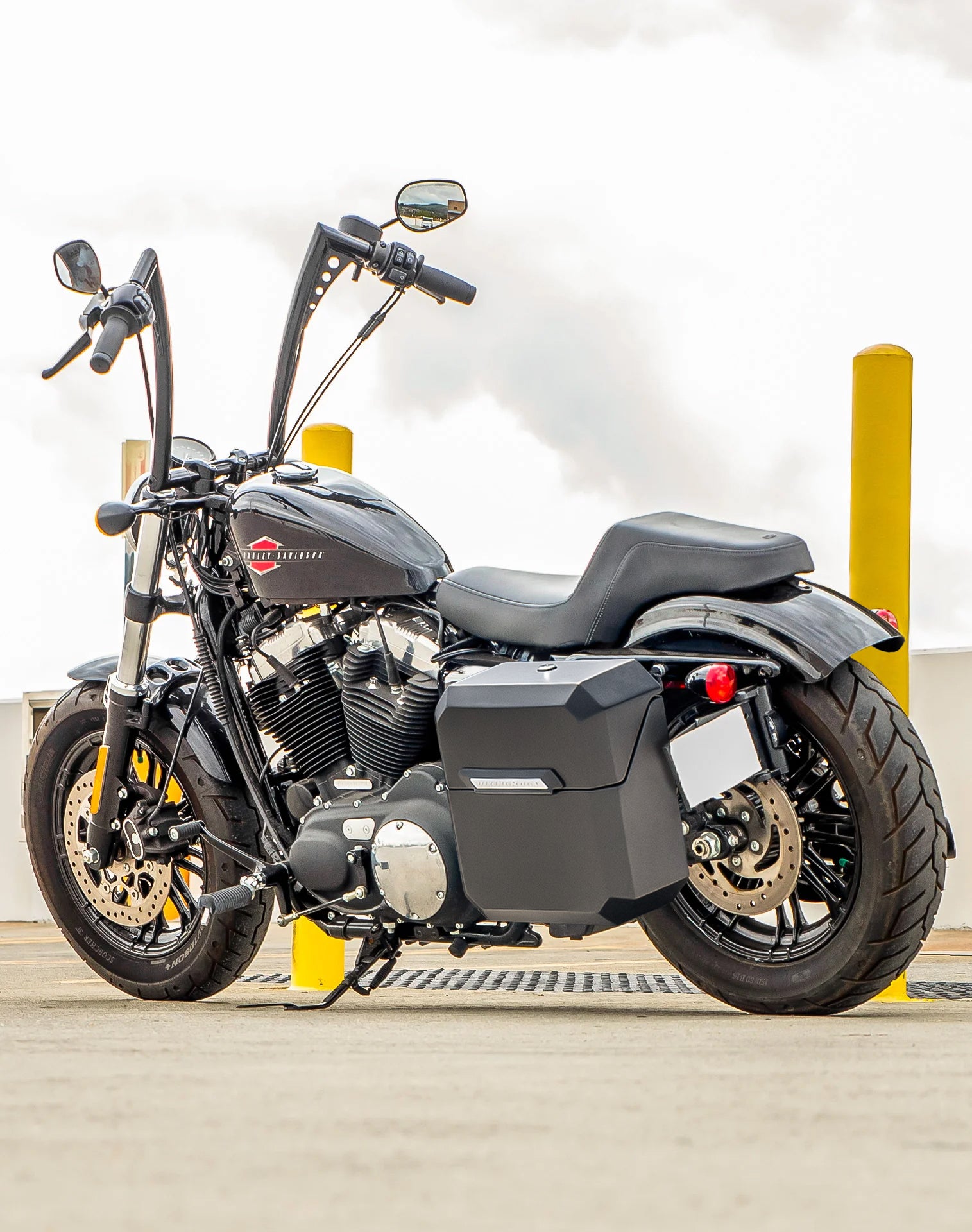 15L - Outlaw Quick Mount Harley Sportster Forty Eight 48 Matte Hard Solo Saddlebag (Left Only) v1