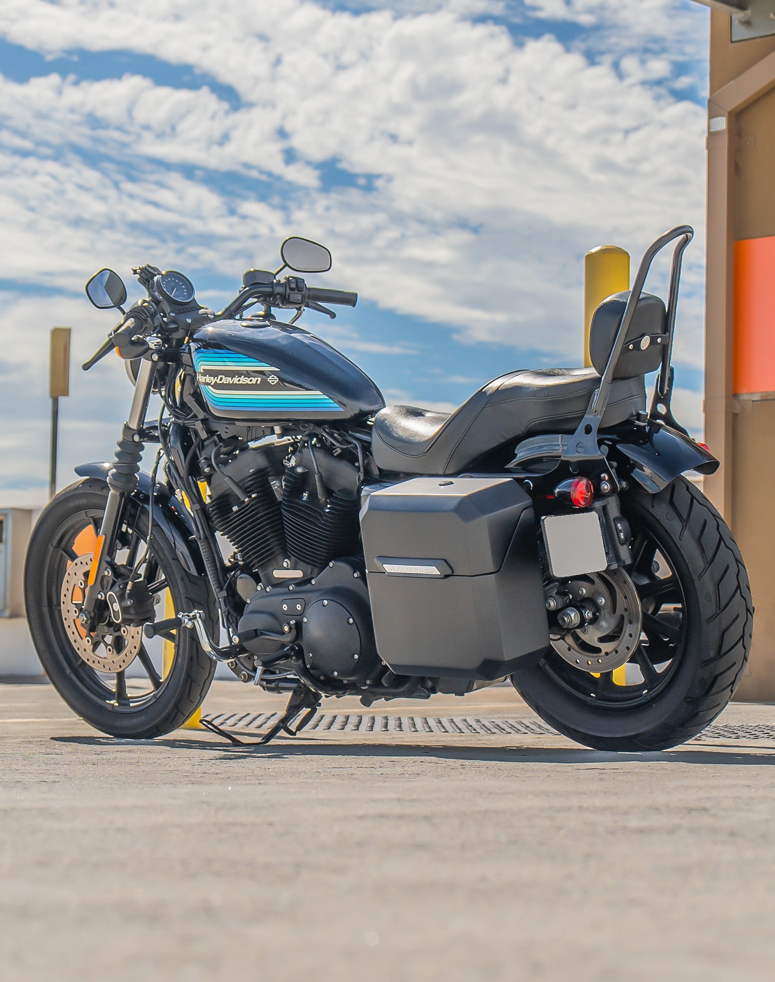 15L - Outlaw Quick Mount Medium Harley Sportster Iron 1200 Matte Hard Solo Saddlebag (Left Only) Lifestyle 1