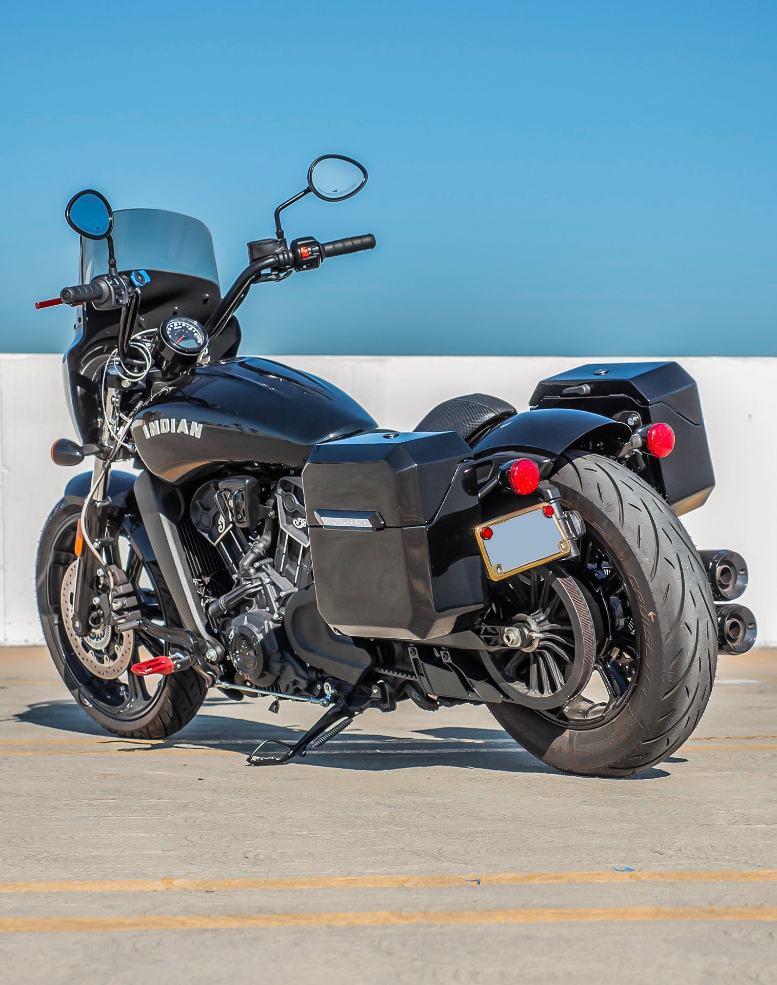 15L - Outlaw Quick-Mount Medium Indian Scout Bobber Sixty Painted Hard Solo Saddlebag (Left Only) v1