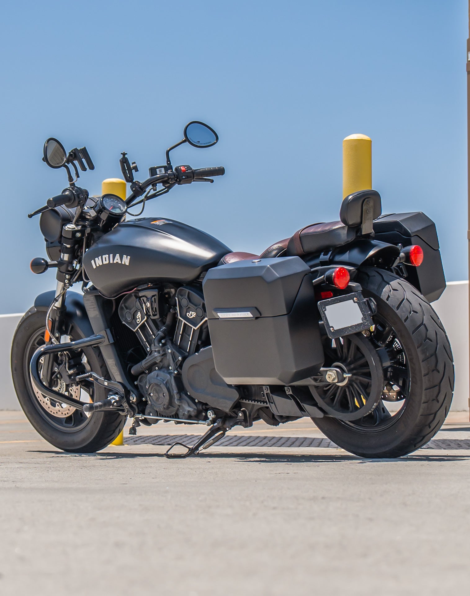 15L - Outlaw Quick Mount Medium Indian Scout Rogue Matte Hard Solo Saddlebag (Left Only) v1