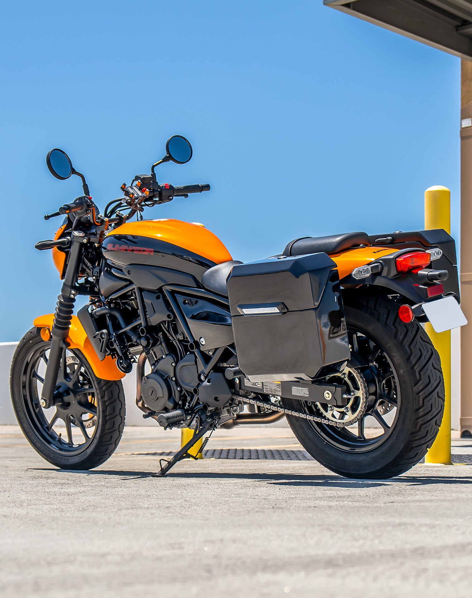 15L - Outlaw Quick Mount Medium Kawasaki Eliminator 450 Painted Hard Solo Saddlebag (Left Only) v1