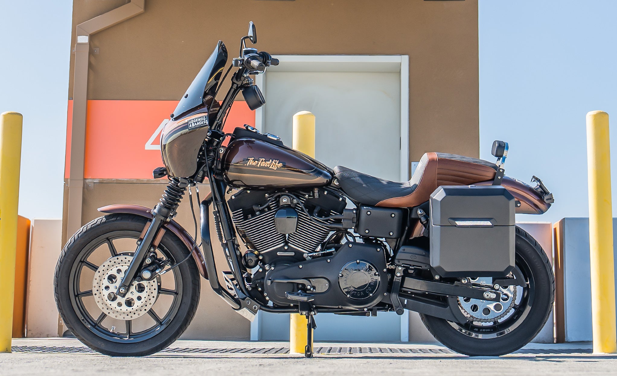 15L - Outlaw Quick Mount Medium Matte Hard Solo Saddlebag (Left Only) for Harley Dyna Super Glide FXD/I Lifestyle @expand