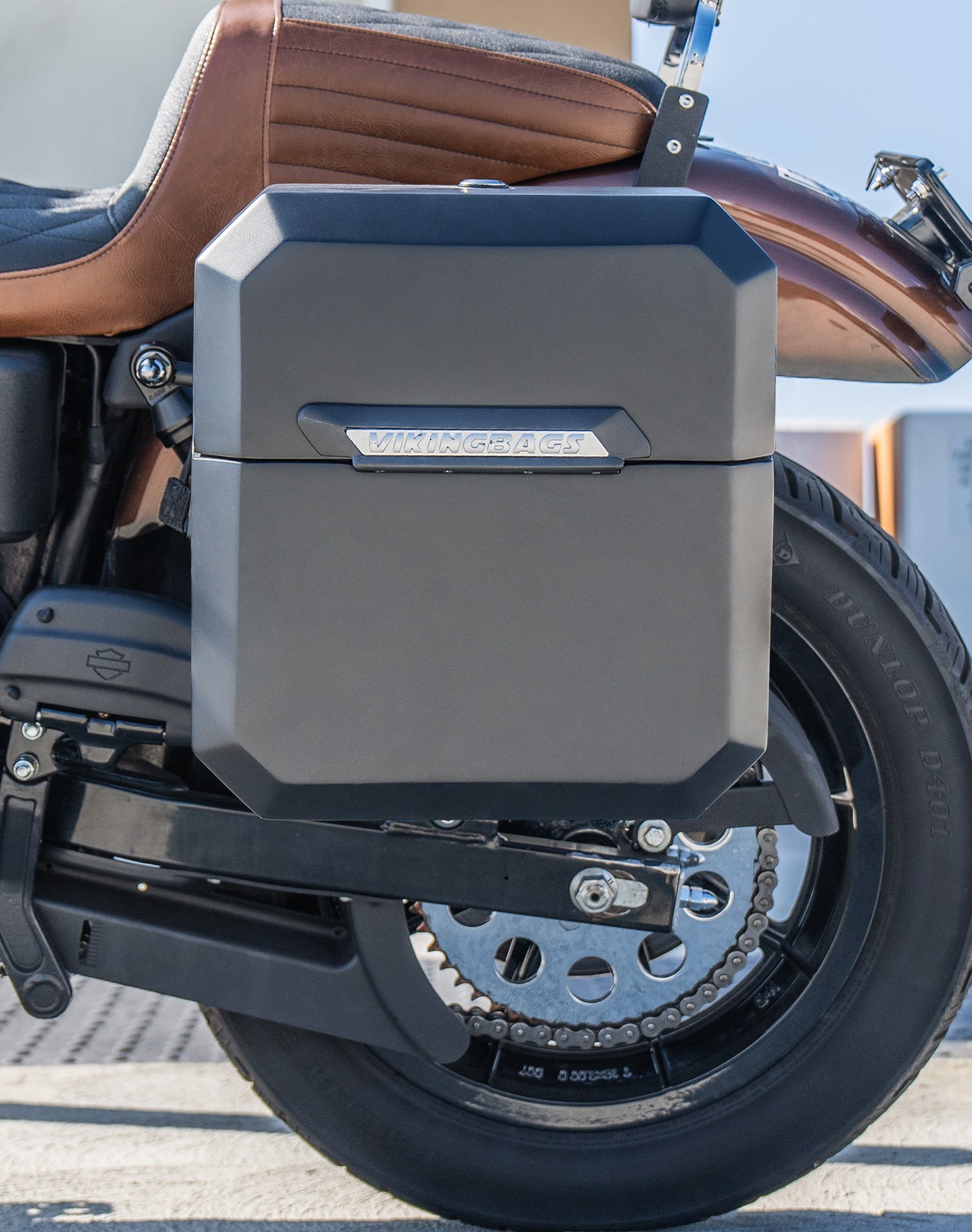 15L - Outlaw Quick Mount Medium Matte Hard Solo Saddlebag (Left Only) for Harley Dyna Super Glide FXD/I Lifestyle