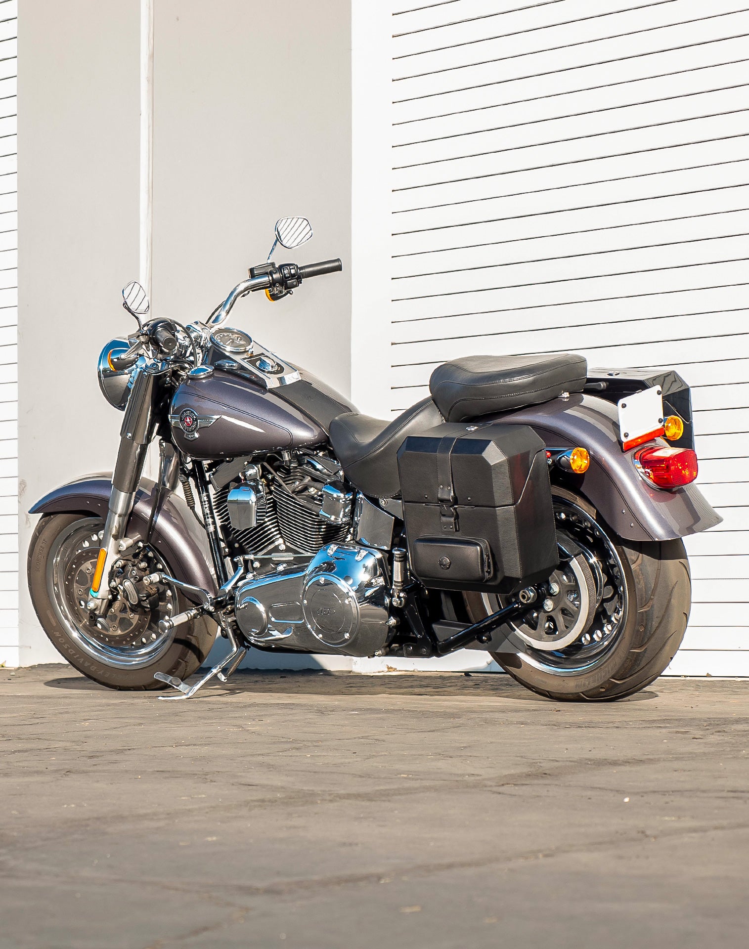 15L - Outlaw Quick Mount Medium Hard Solo Saddlebag (Left Only) for Harley Softail Fat Boy FLSTF/I v1