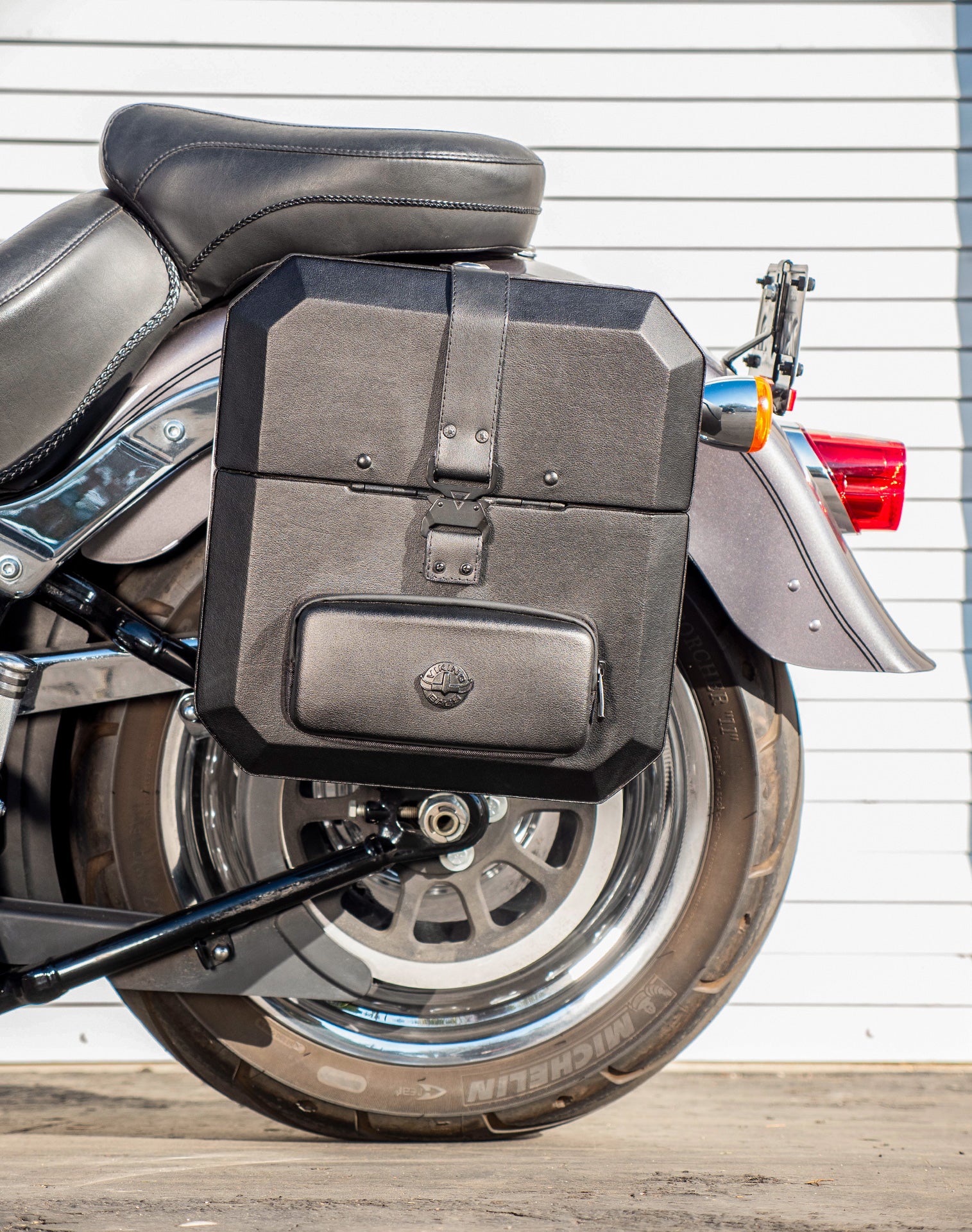 15L - Outlaw Quick Mount Medium Hard Solo Saddlebag (Left Only) for Harley Softail Fat Boy FLSTF/I v3