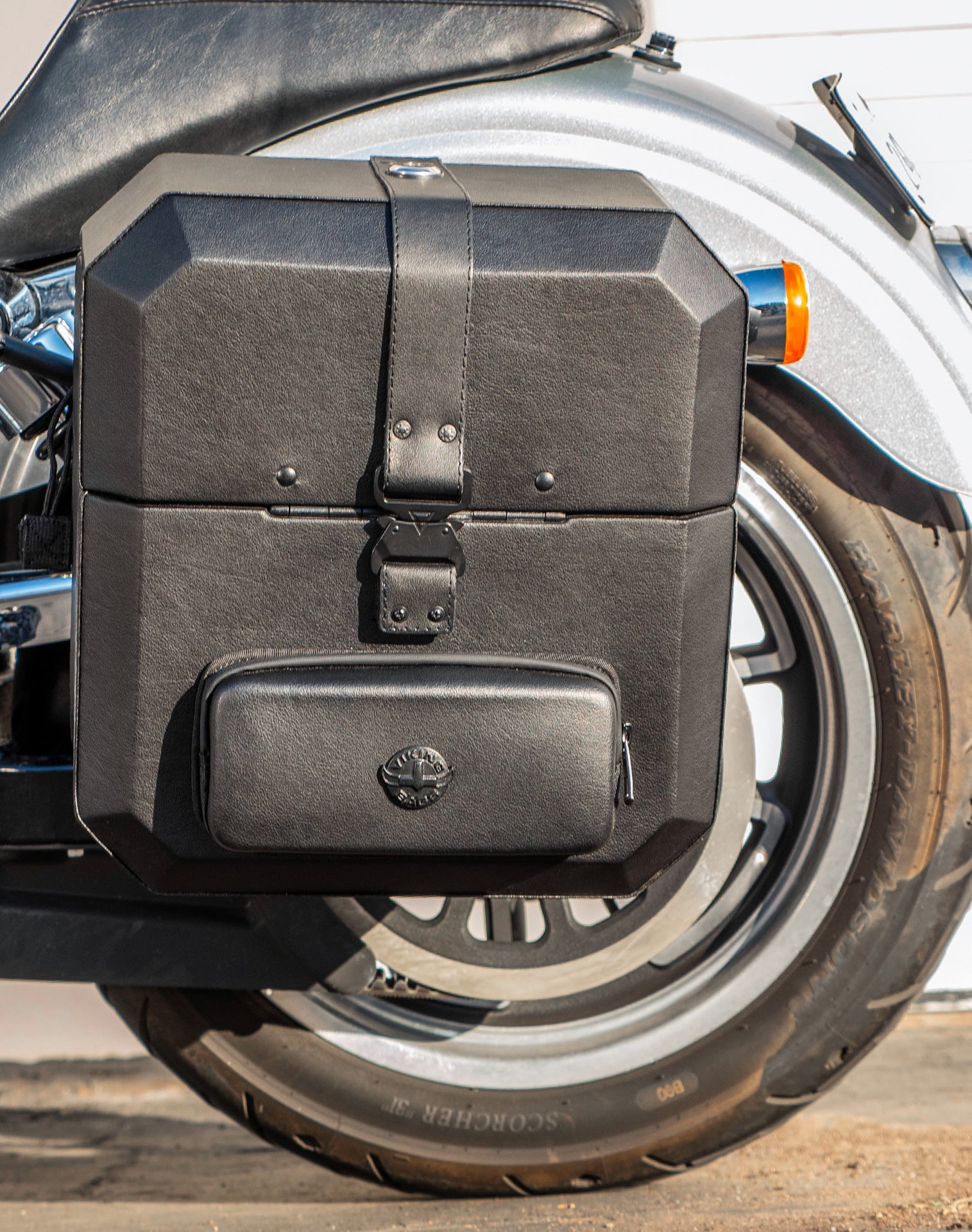15L - Outlaw Quick Mount Medium Harley Dyna Low Rider FXDL Hard Solo Saddlebag (Left Only) v2