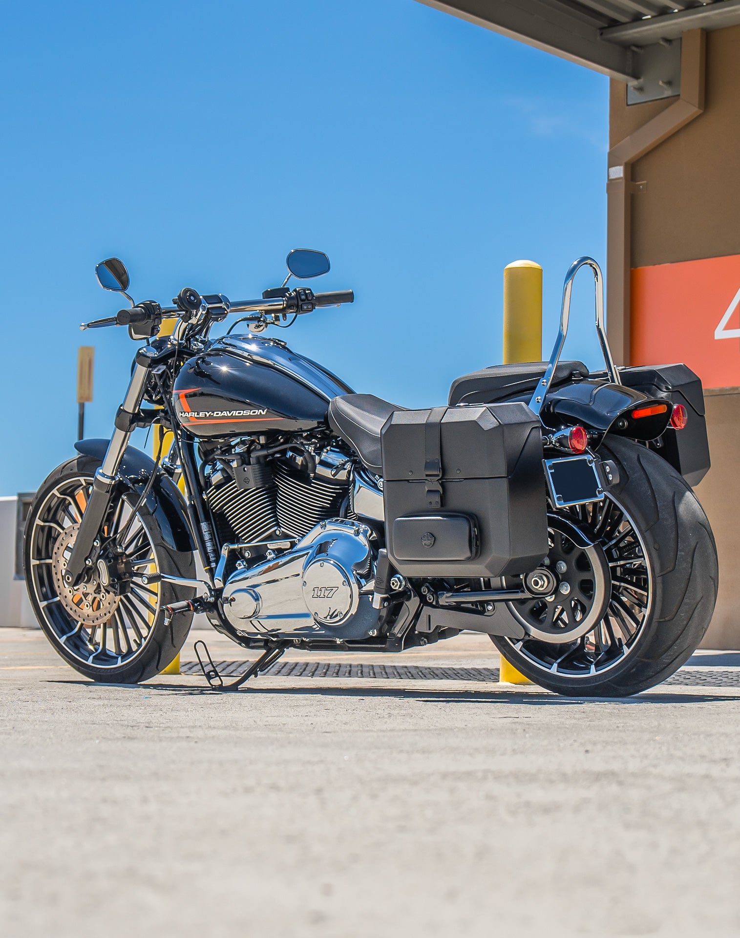 15L - Outlaw Quick Mount Medium Harley Softail Breakout FXBR/S Hard Solo Saddlebag (Left Only) Lifestyle