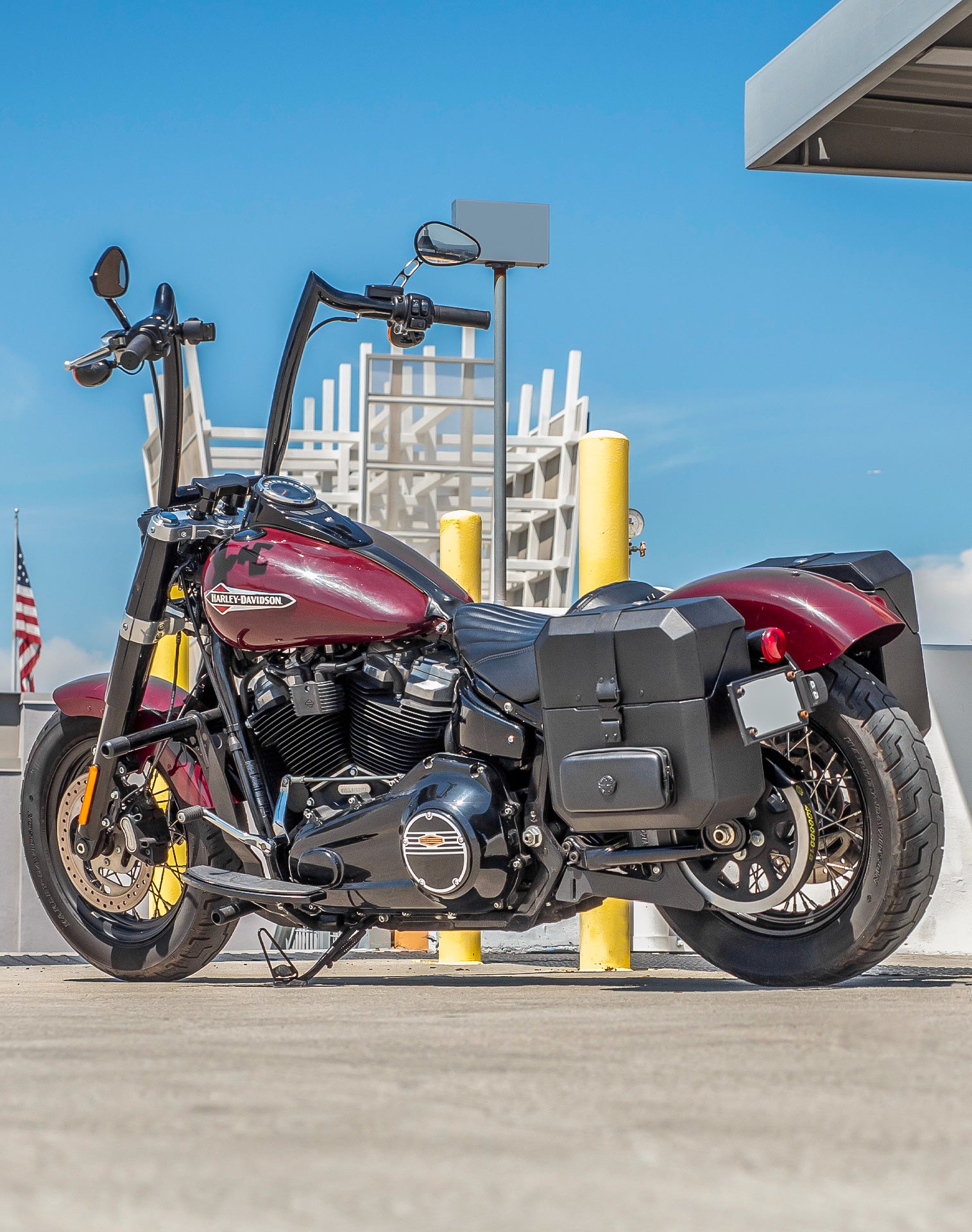 15L - Outlaw Quick Mount Medium Harley Softail Slim FLSL Hard Solo Saddlebag (Left Only) v1