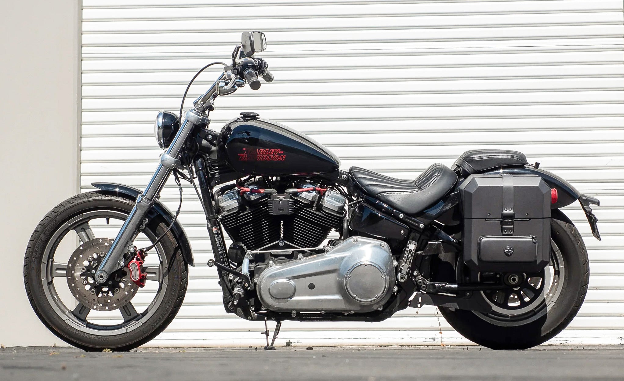 15L - Outlaw Quick Mount Medium Harley Softail Standard FXST Hard Solo Saddlebag (Left Only) Bag on Bike @expand