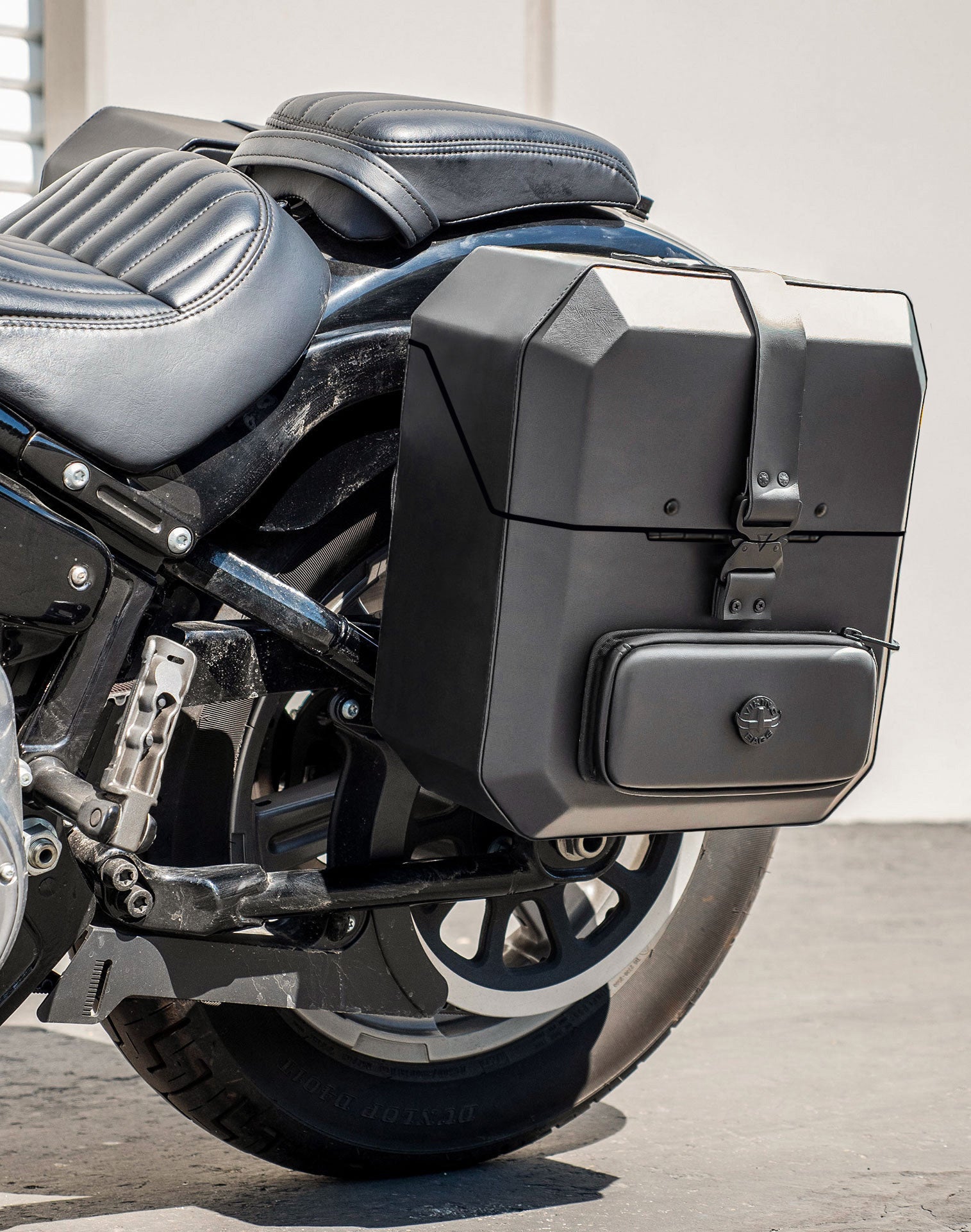 15L - Outlaw Quick Mount Medium Harley Softail Standard FXST Hard Solo Saddlebag (Left Only) v2