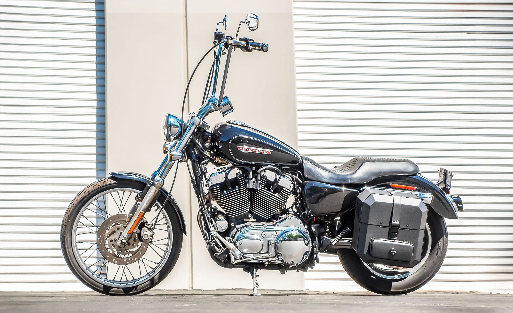 15L - Outlaw Quick Mount Medium Harley Sportster 1200 Custom XL1200C Hard Solo Saddlebag (Left Only) @expand