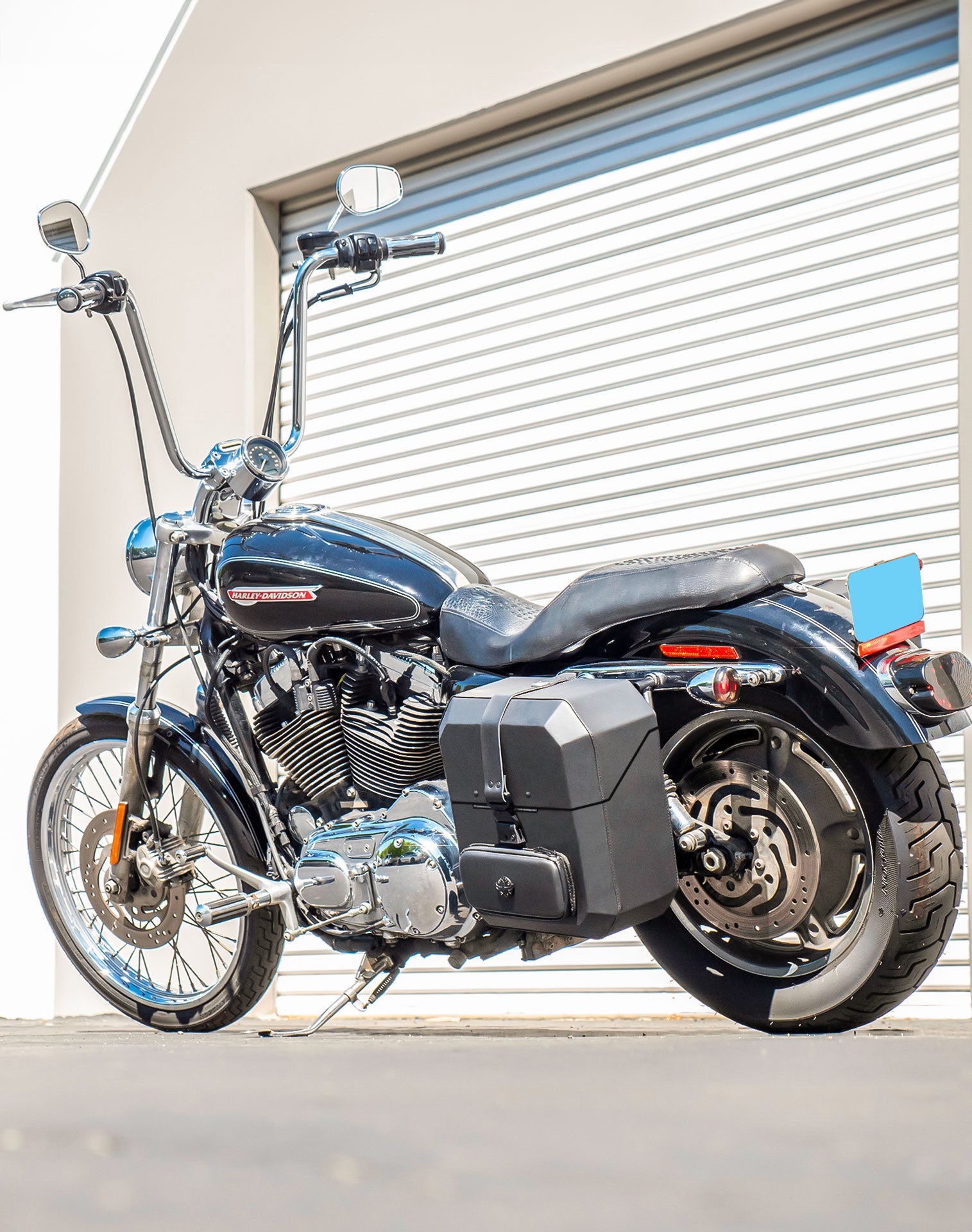 15L - Outlaw Quick Mount Medium Harley Sportster 1200 Custom XL1200C Hard Solo Saddlebag (Left Only) v1