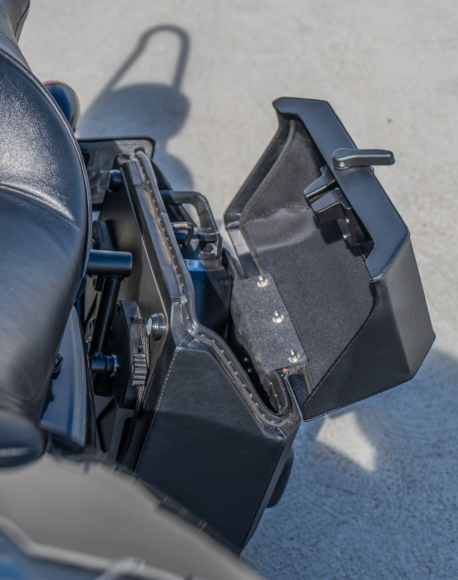 15L - Outlaw Quick Mount Medium Harley Sportster Iron 1200 Hard Solo Saddlebag (Left Only) Lifestyle Lifestyle 4