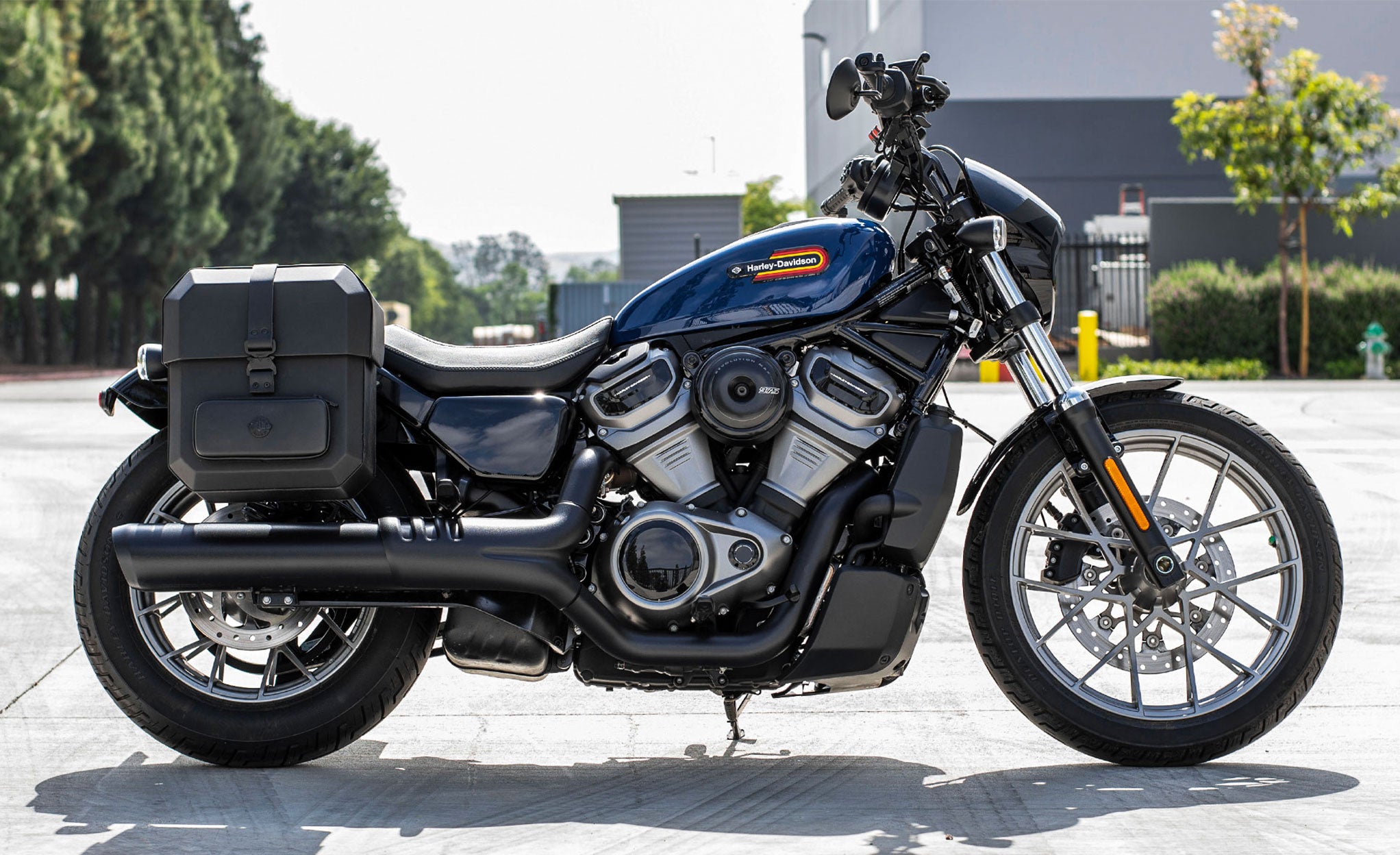 15L - Outlaw Quick Mount Medium Harley Sportster Nightster RH975/S Hard Solo Saddlebag (Right Only) @expand