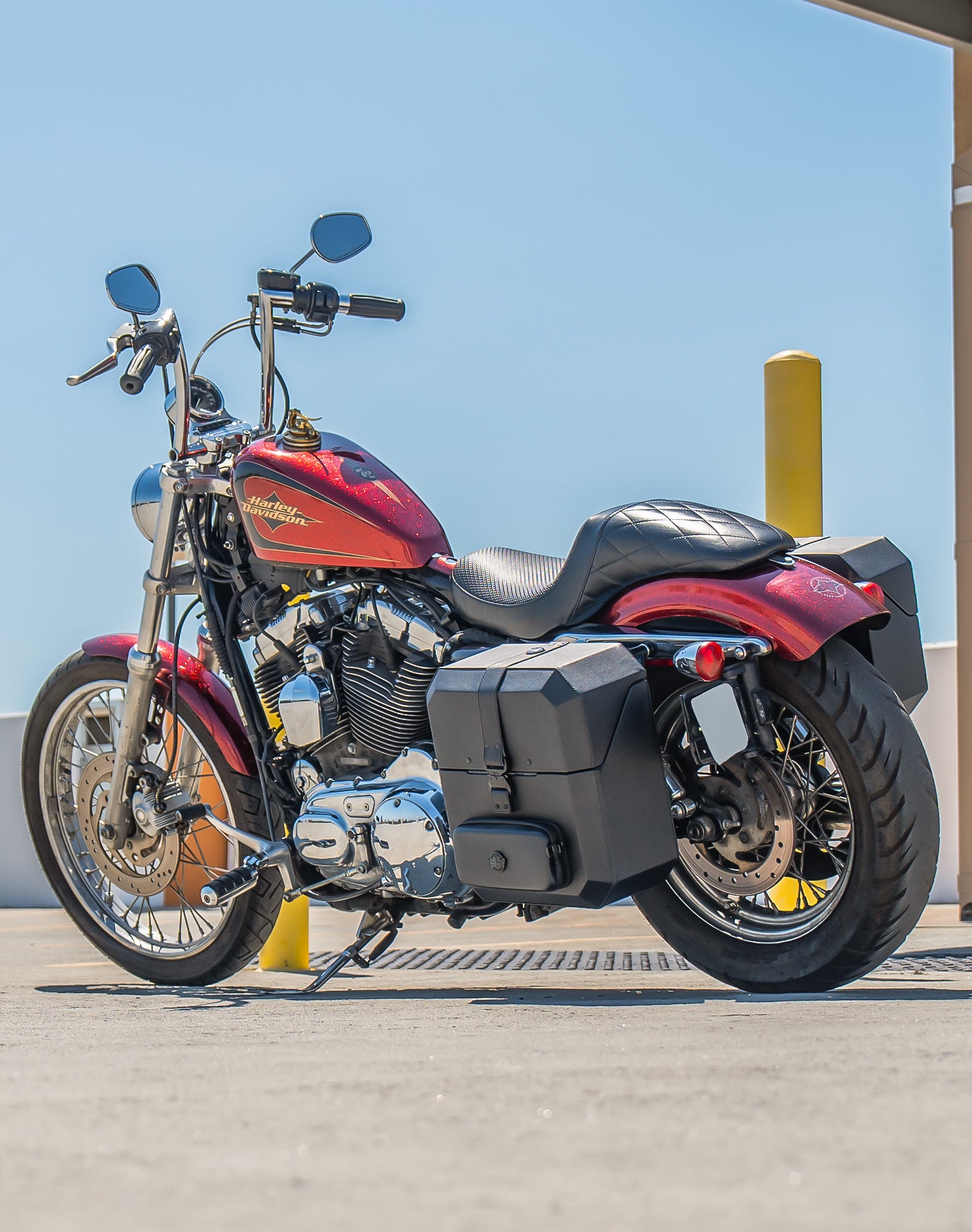 15L - Outlaw Quick Mount Medium Harley Sportster Seventy Two 72 Hard Solo Saddlebag (Left Only) v1