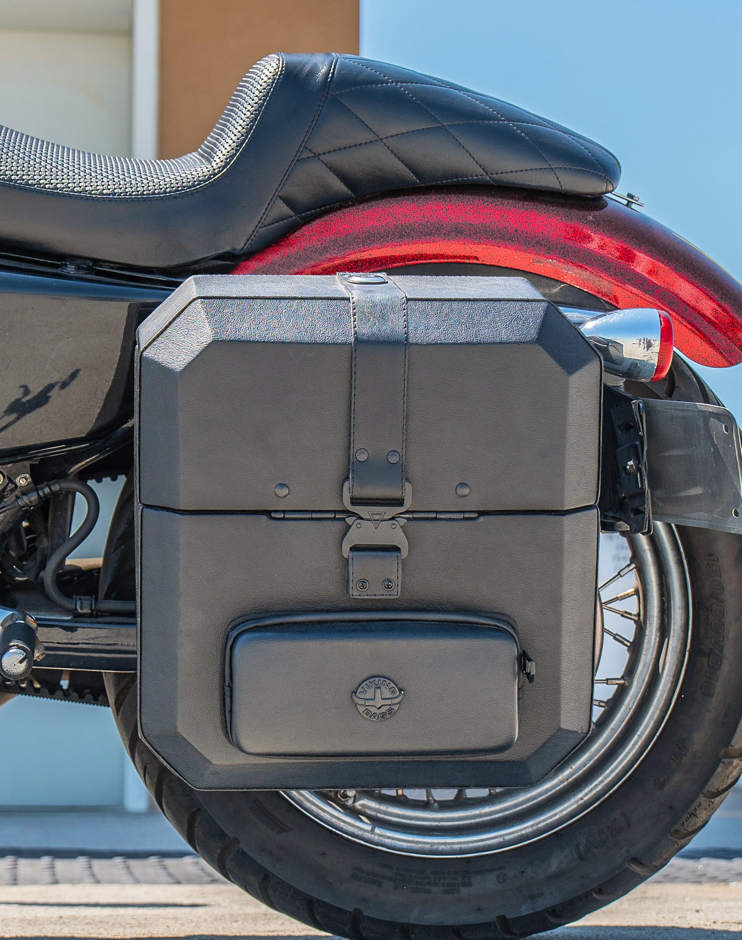 15L - Outlaw Quick Mount Medium Harley Sportster Seventy Two 72 Hard Solo Saddlebag (Left Only) v2