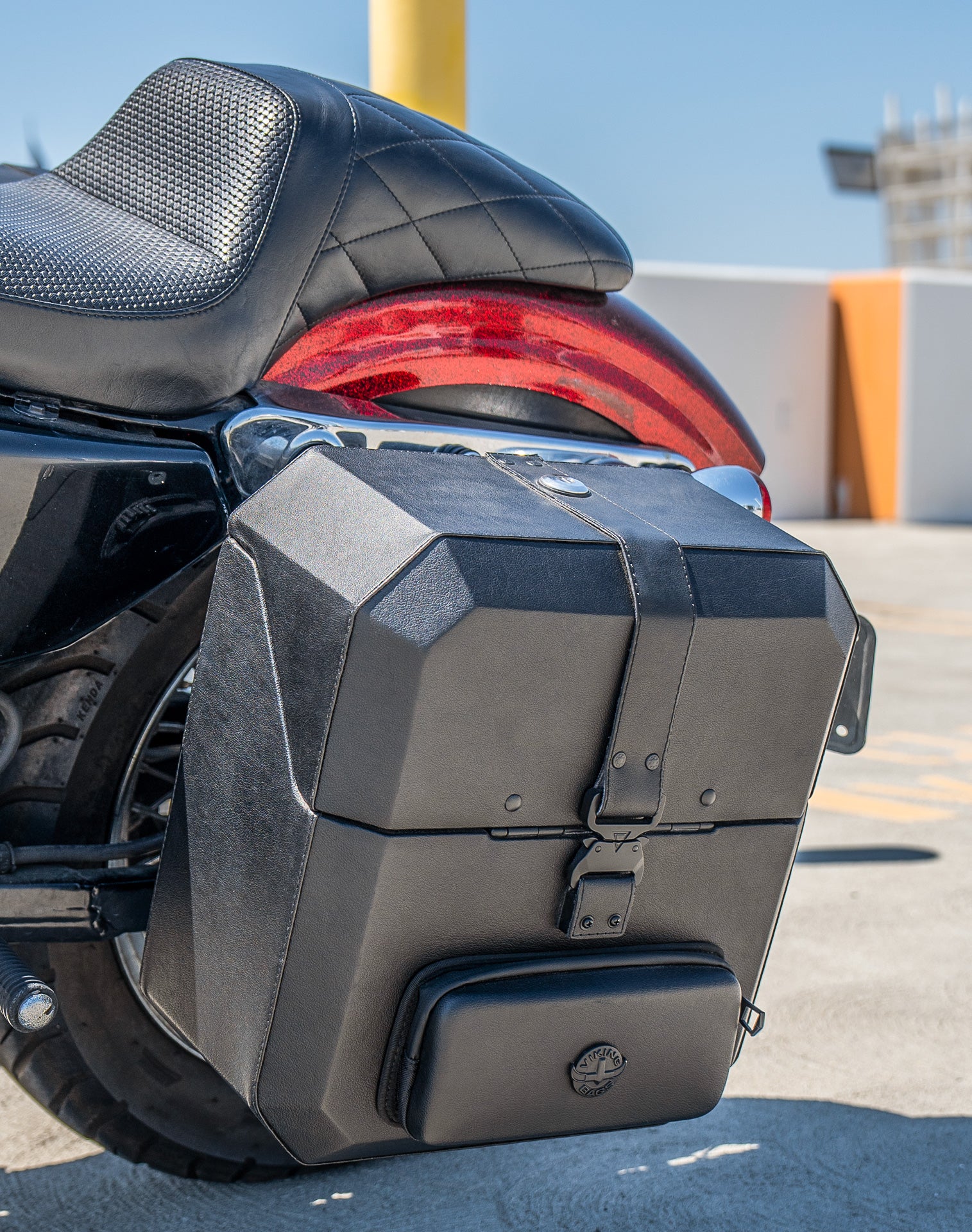 15L - Outlaw Quick Mount Medium Harley Sportster Seventy Two 72 Hard Solo Saddlebag (Left Only) v3