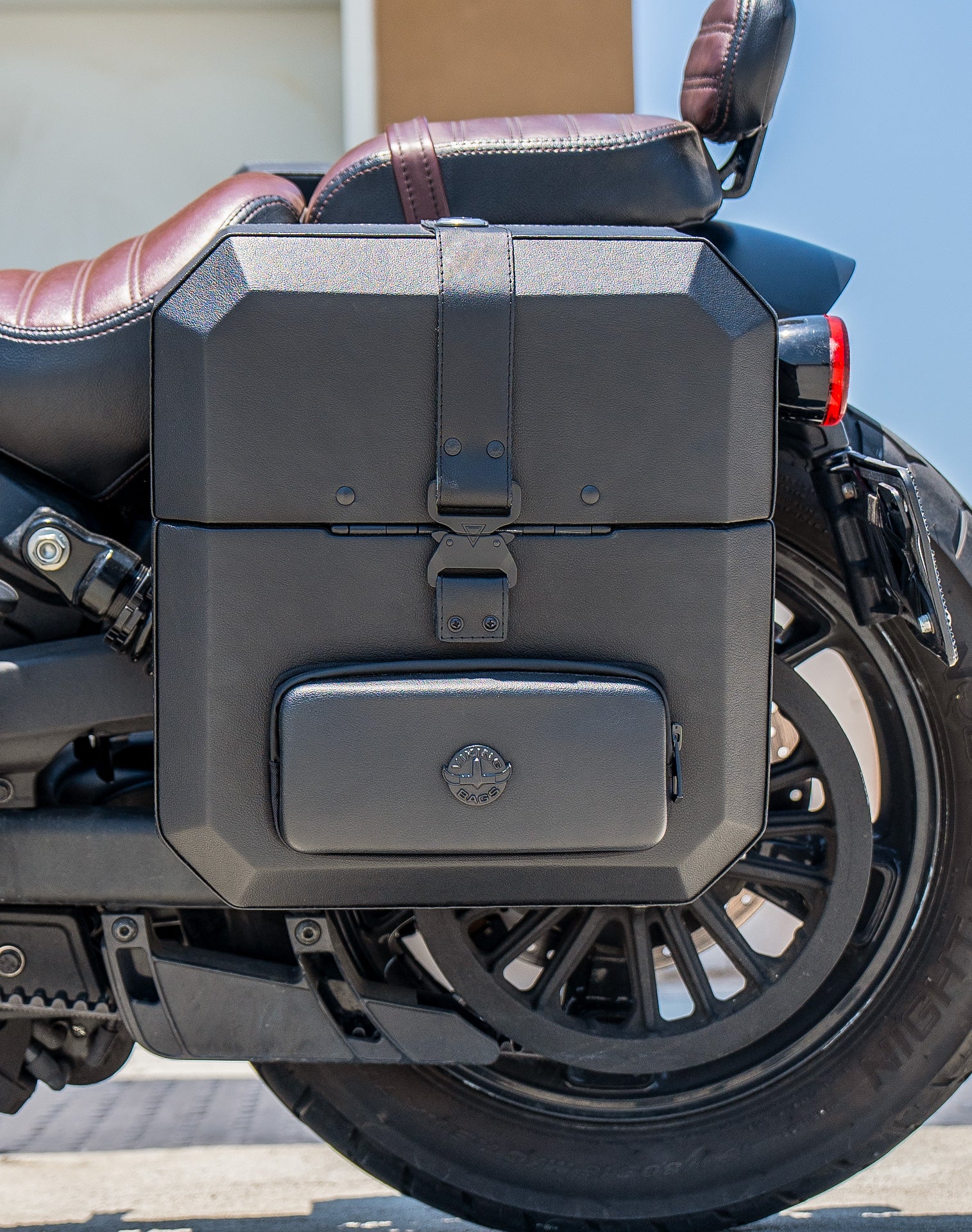 15L - Outlaw Quick Mount Medium Indian Scout Bobber Sixty Hard Solo Saddlebag (Left Only) v2