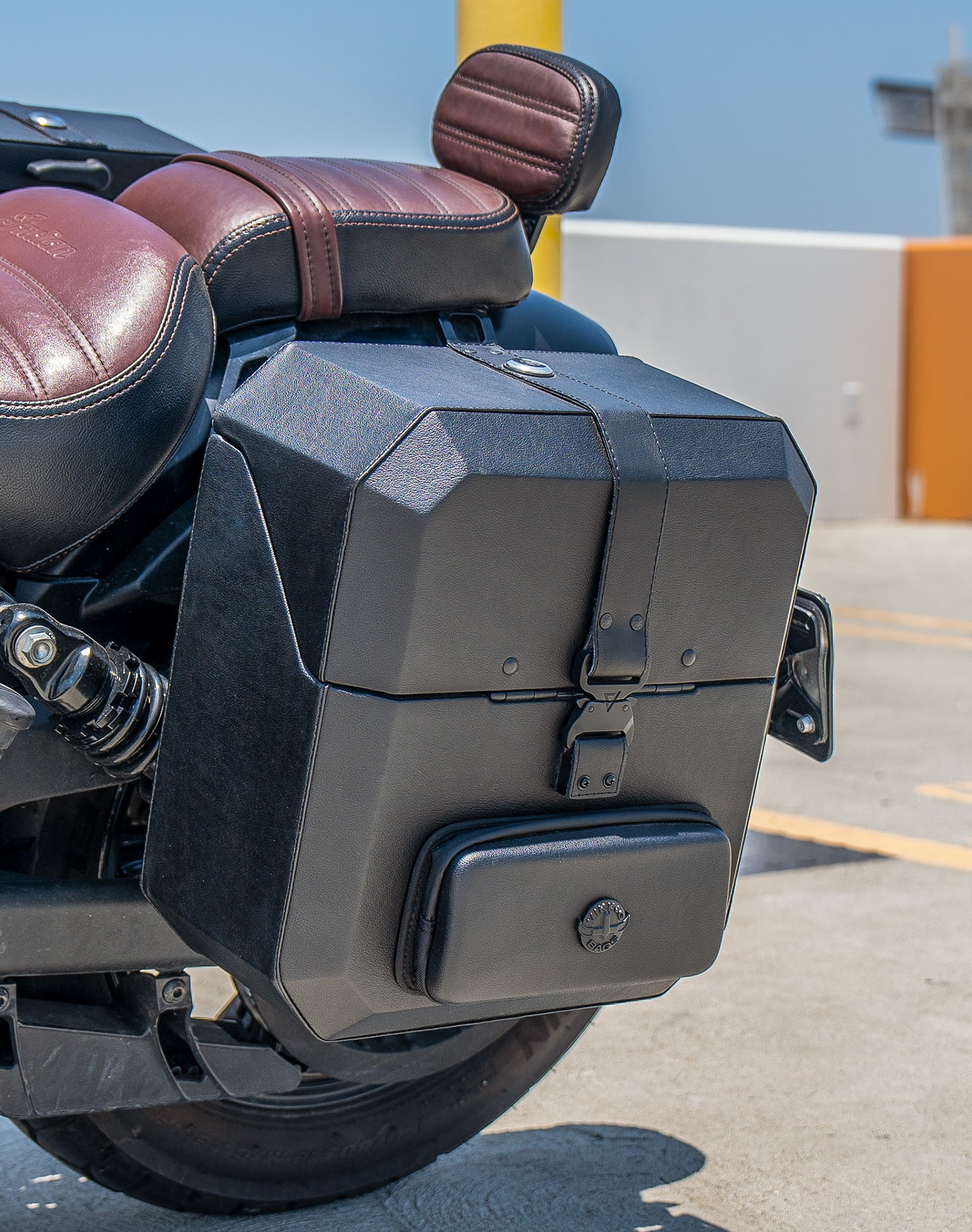 15L - Outlaw Quick Mount Medium Indian Scout Rogue Hard Solo Saddlebag (Left Only) v3