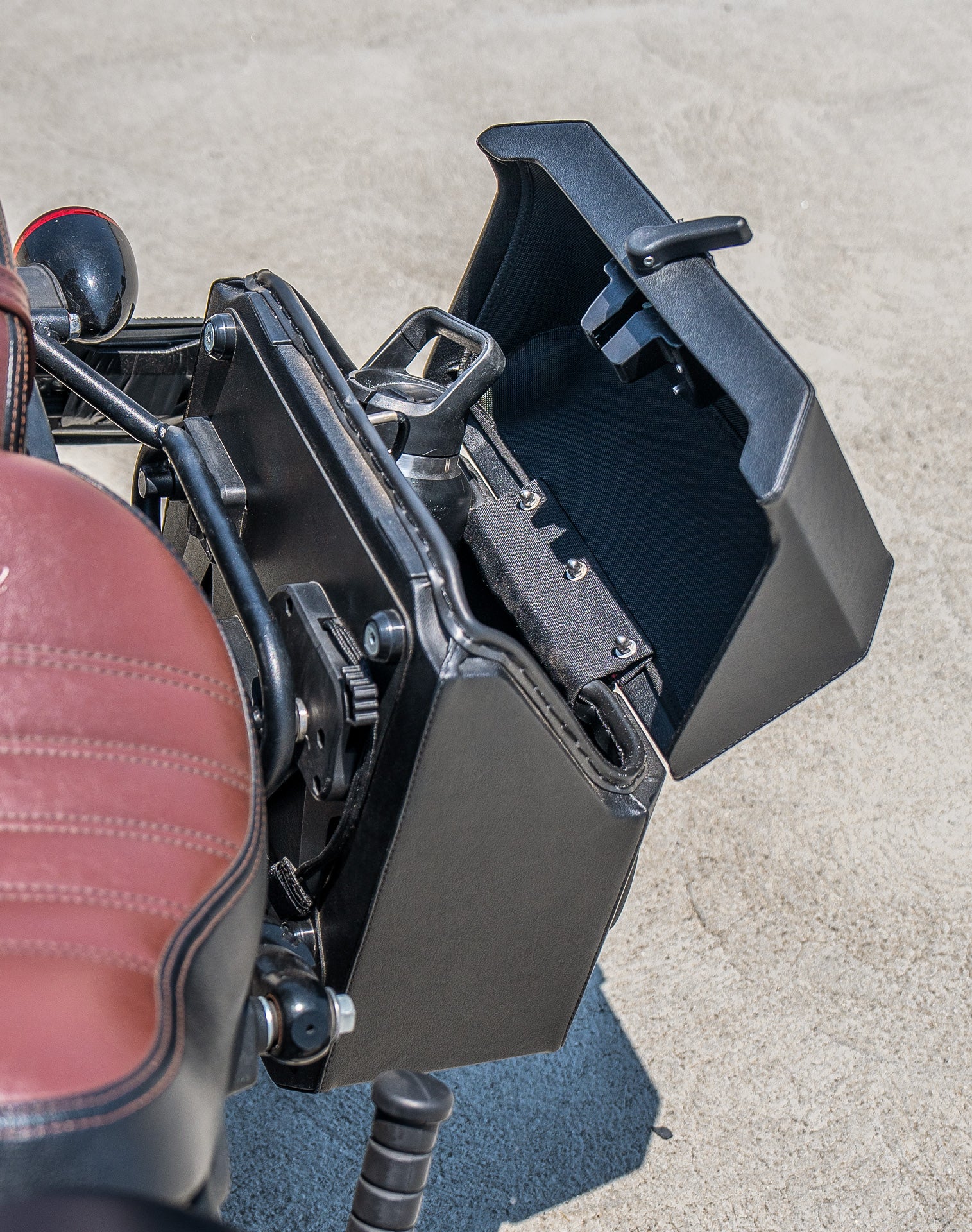 15L - Outlaw Quick Mount Medium Indian Scout Rogue Hard Solo Saddlebag (Left Only) v4