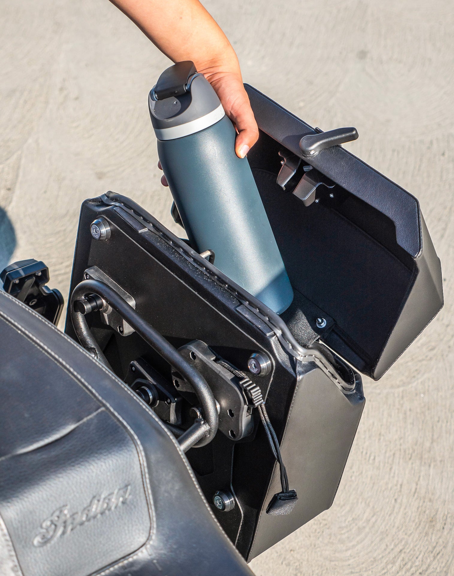 15L - Outlaw Quick-Mount Medium Indian Super Chief Hard Solo Saddlebag (Left Only) Life Style