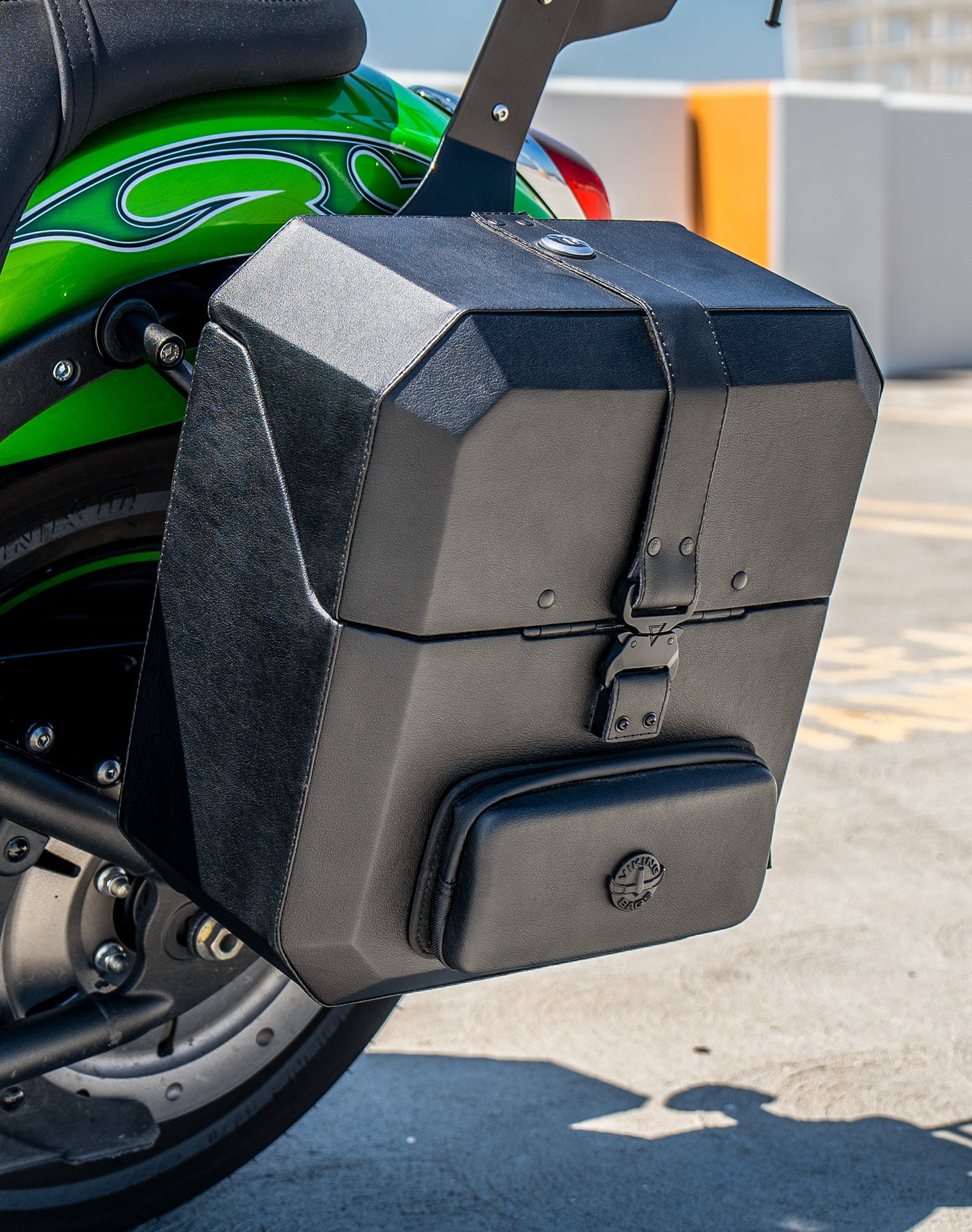15L - Outlaw Quick Mount Medium Kawasaki Vulcan 900 Custom Hard Solo Saddlebag (Left Only) v3