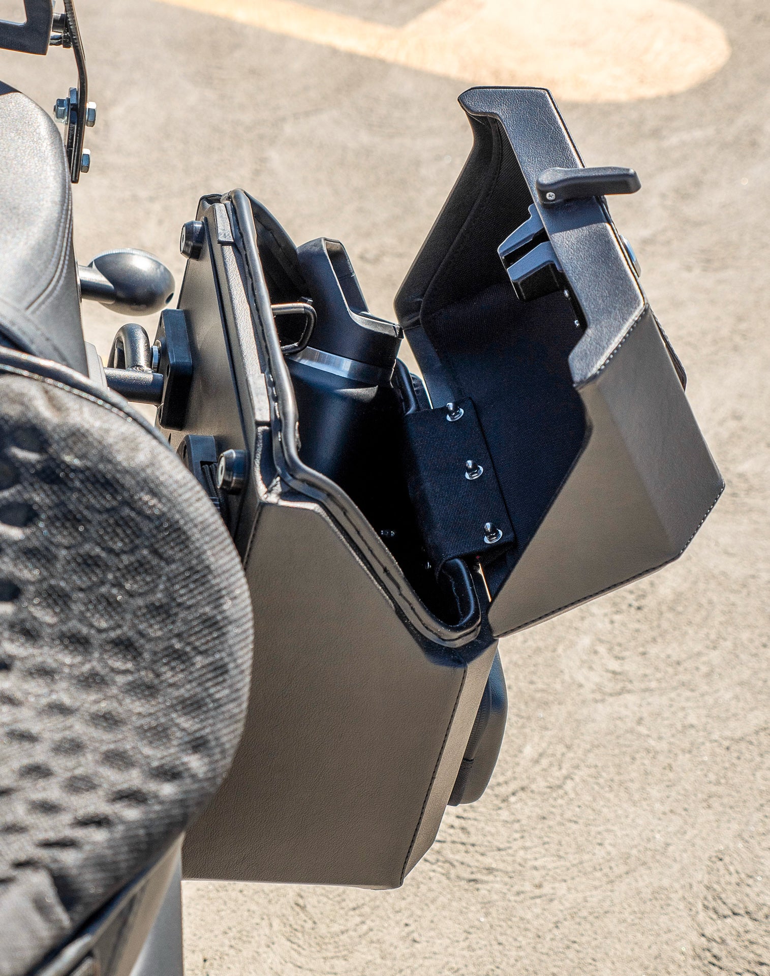 15L - Outlaw Quick Mount Medium Kawasaki Vulcan S Hard Solo Saddlebag (Left Only) v4