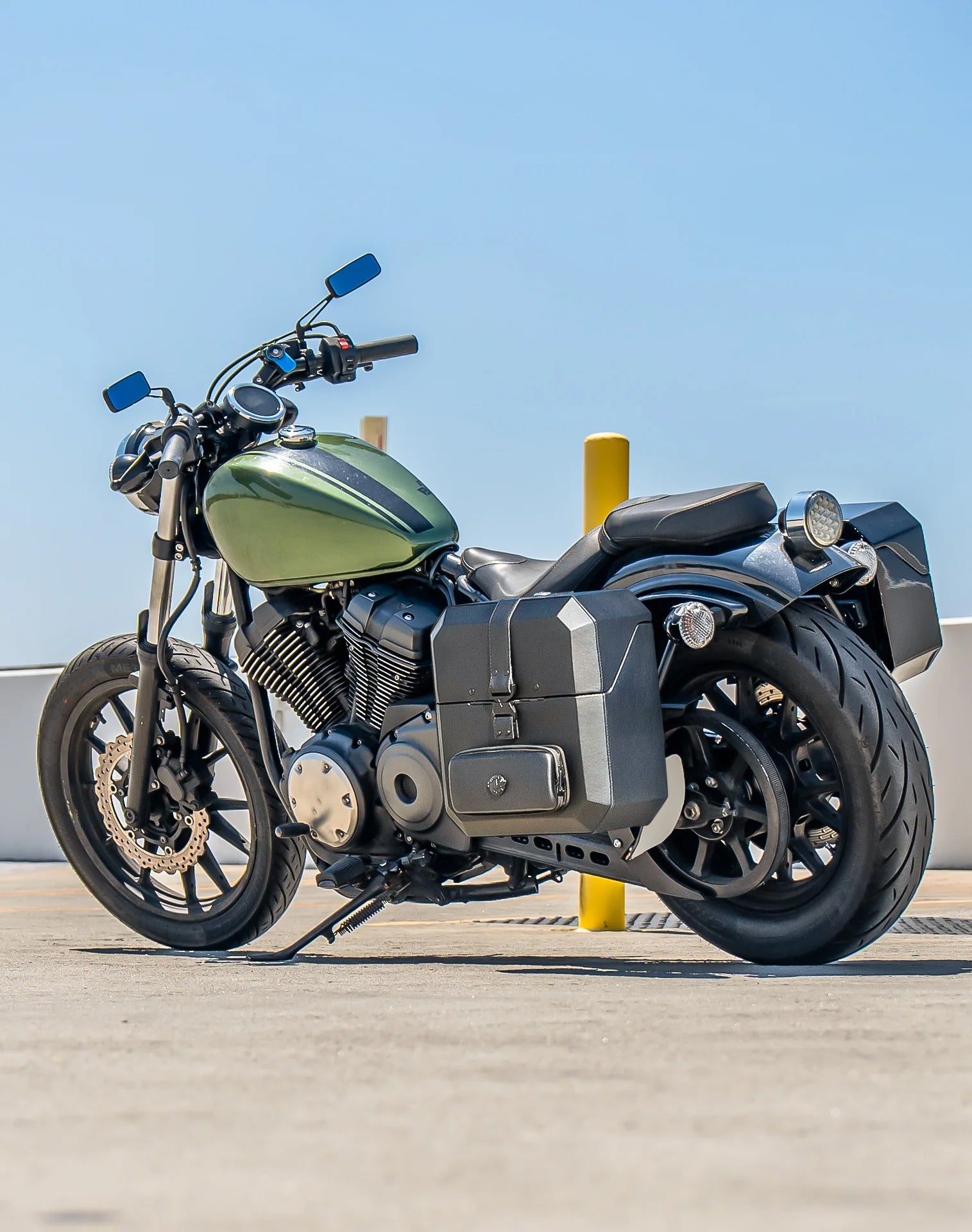 15L - Outlaw Quick Mount Medium Yamaha Bolt Specific Hard Solo Saddlebag (Left Only) v1