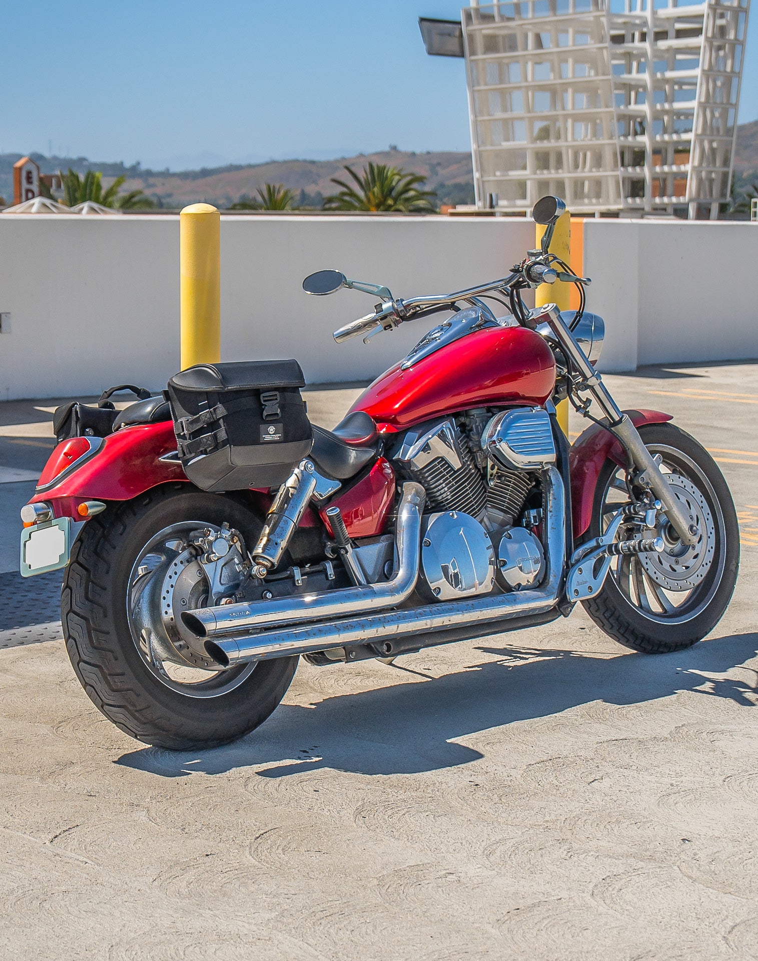 20L - Incognito Quick-Mount Small Honda VTX 1300 C Motorcycle Saddlebags Life Style 1