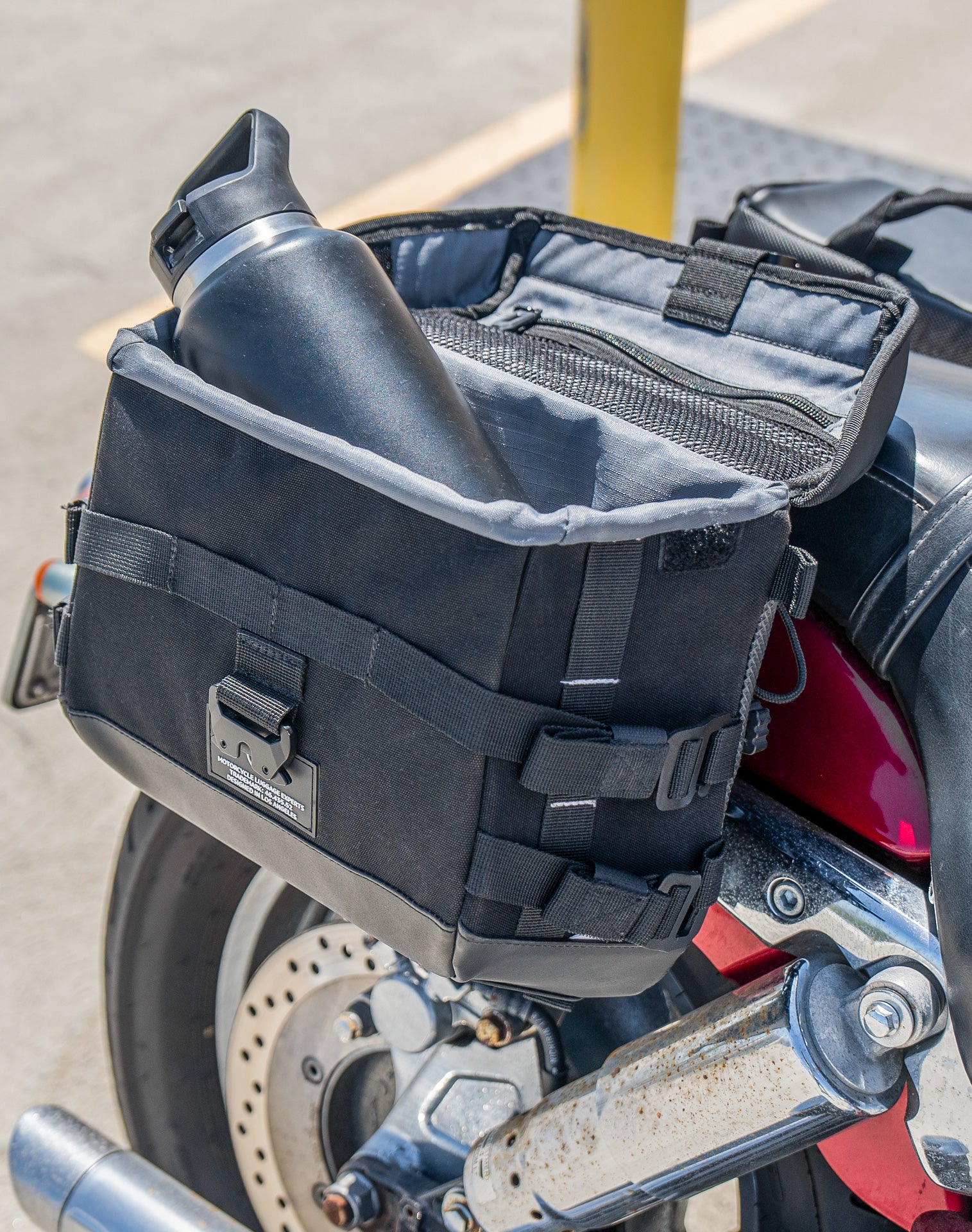 20L - Incognito Quick-Mount Small Honda VTX 1300 C Motorcycle Saddlebags Life Style 4
